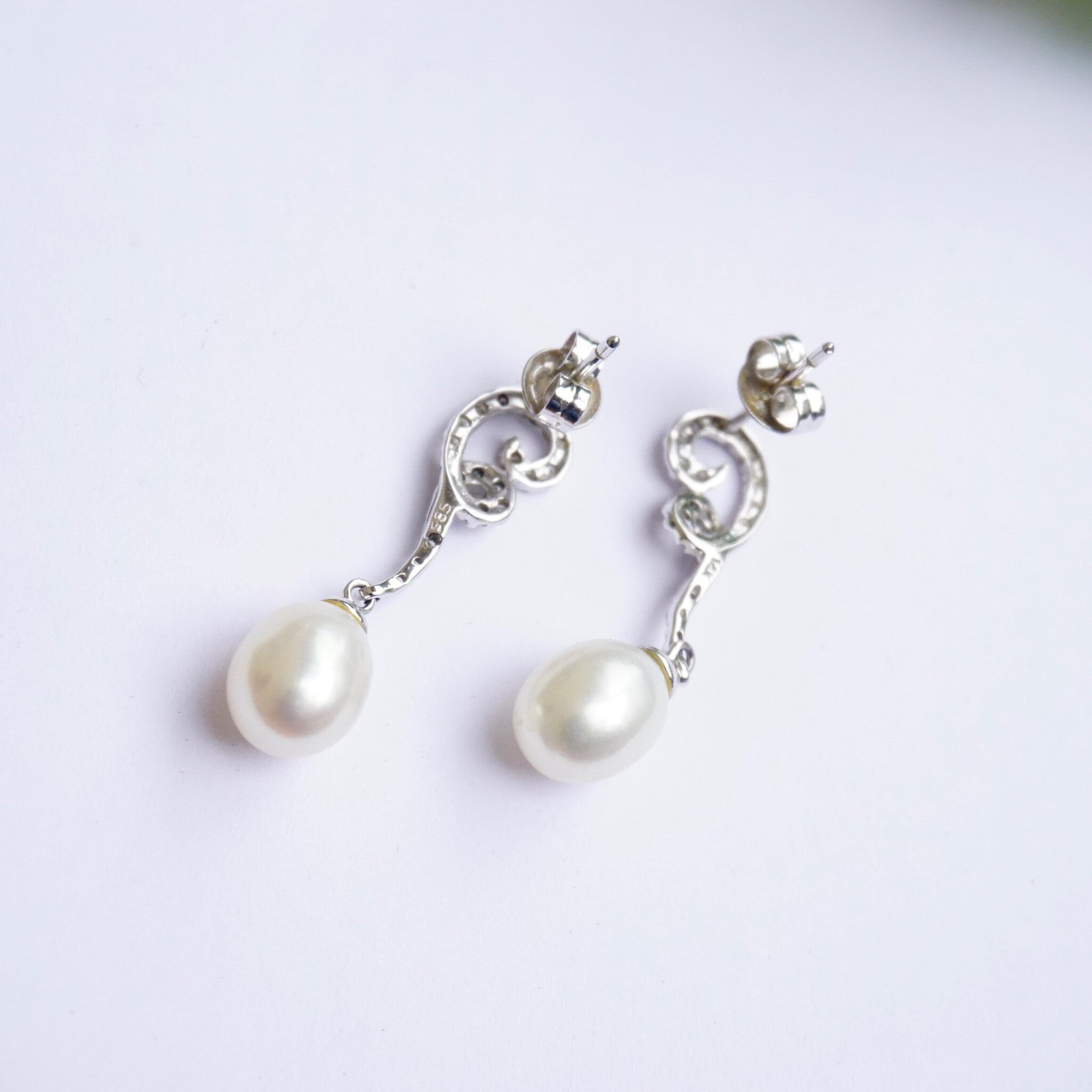 Vintage 14K White Gold Diamond and Pearl Earrings, Beautiful Pearl Drop Earrings With Diamond Accents, Delicate White Gold Stud Earrings