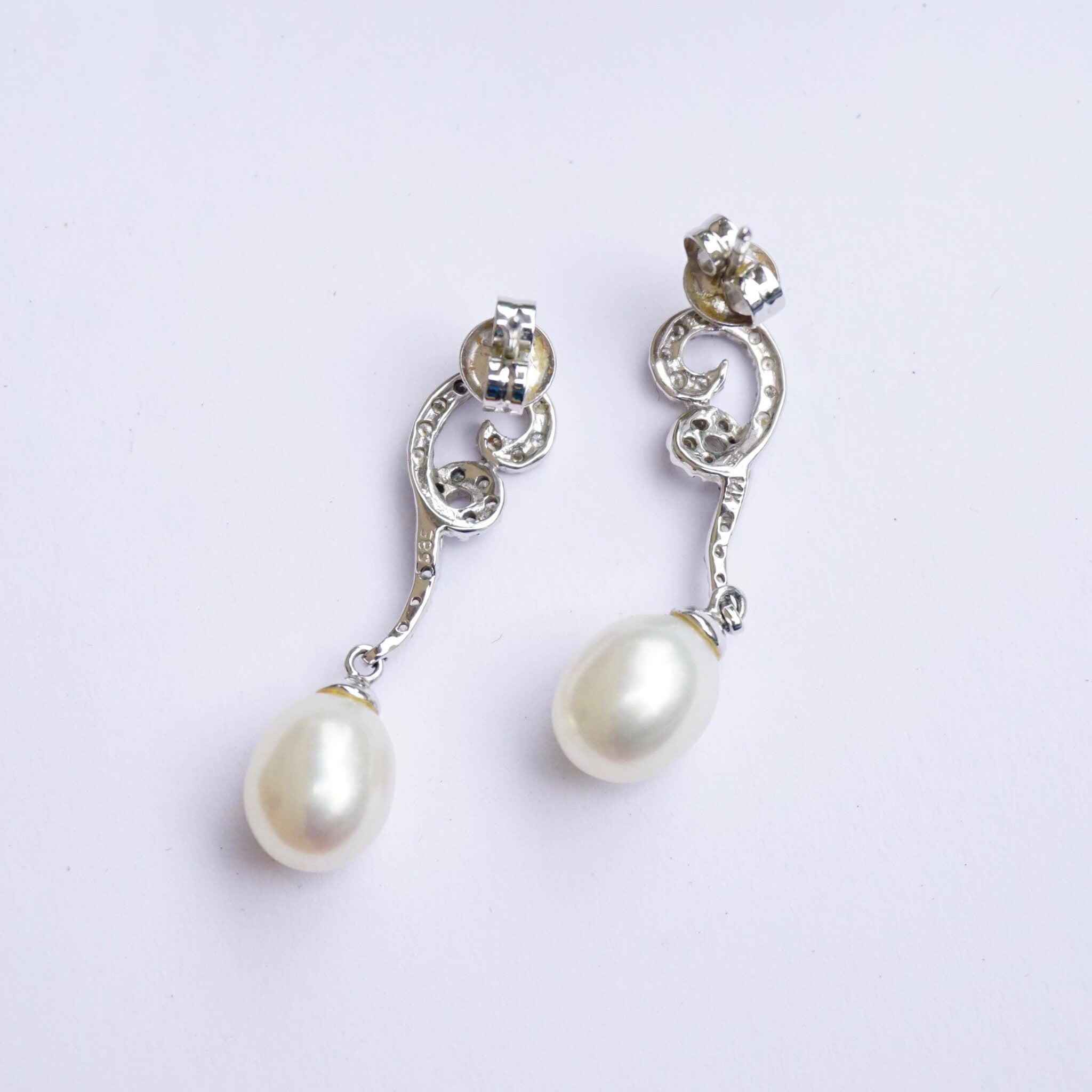 Vintage 14K White Gold Diamond and Pearl Earrings, Beautiful Pearl Drop Earrings With Diamond Accents, Delicate White Gold Stud Earrings
