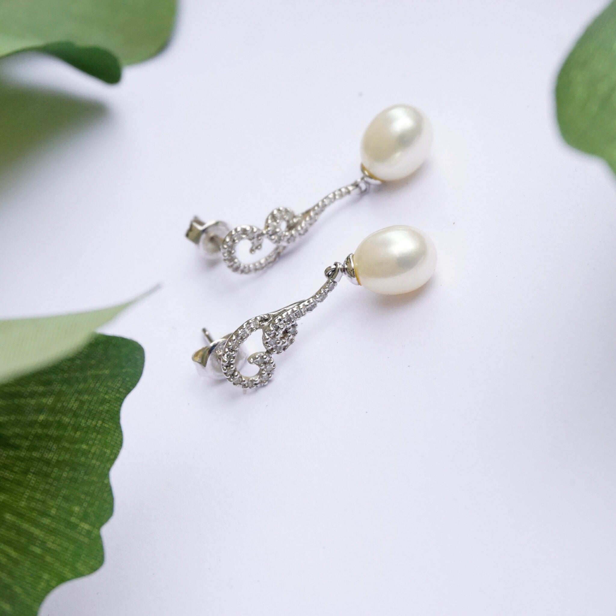 Vintage 14K White Gold Diamond and Pearl Earrings, Beautiful Pearl Drop Earrings With Diamond Accents, Delicate White Gold Stud Earrings
