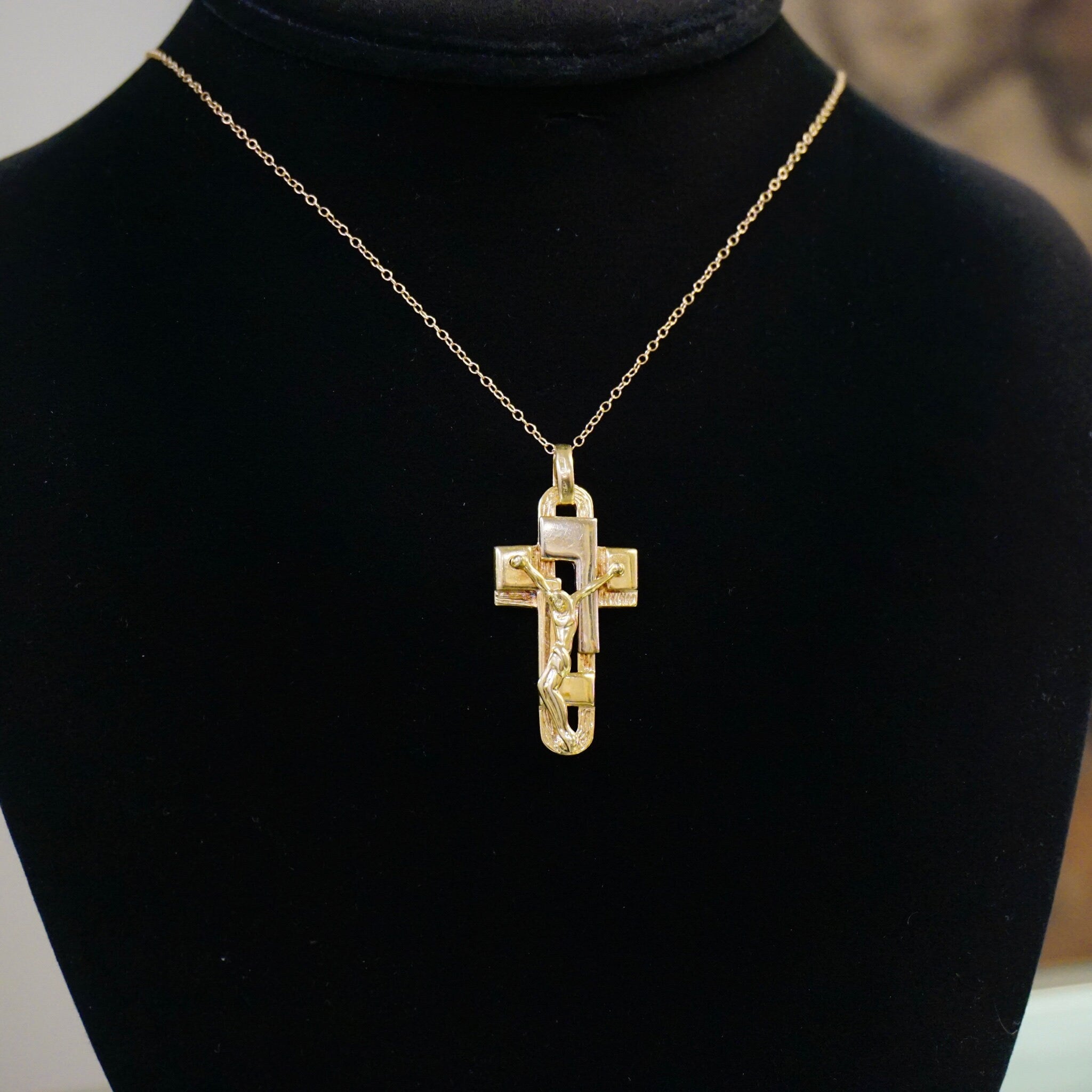 Vintage 18K Gold Jesus Crucifix Pendant, Yellow Gold Jesus On The Cross Pendant, Unique Crucifix Pendant, Antique Gold Catholic Jewelry