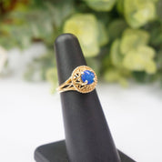 Vintage 14K Gold Blue Opal Ring, Opal Raised Stone Ring With Detailed Gold Setting, Petite Gold Ring With Small Opal Stone, Opalescent Ring