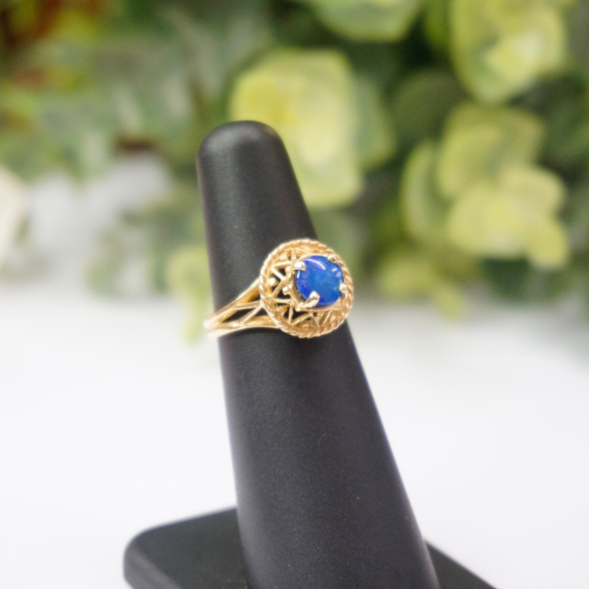 Vintage 14K Gold Blue Opal Ring, Opal Raised Stone Ring With Detailed Gold Setting, Petite Gold Ring With Small Opal Stone, Opalescent Ring