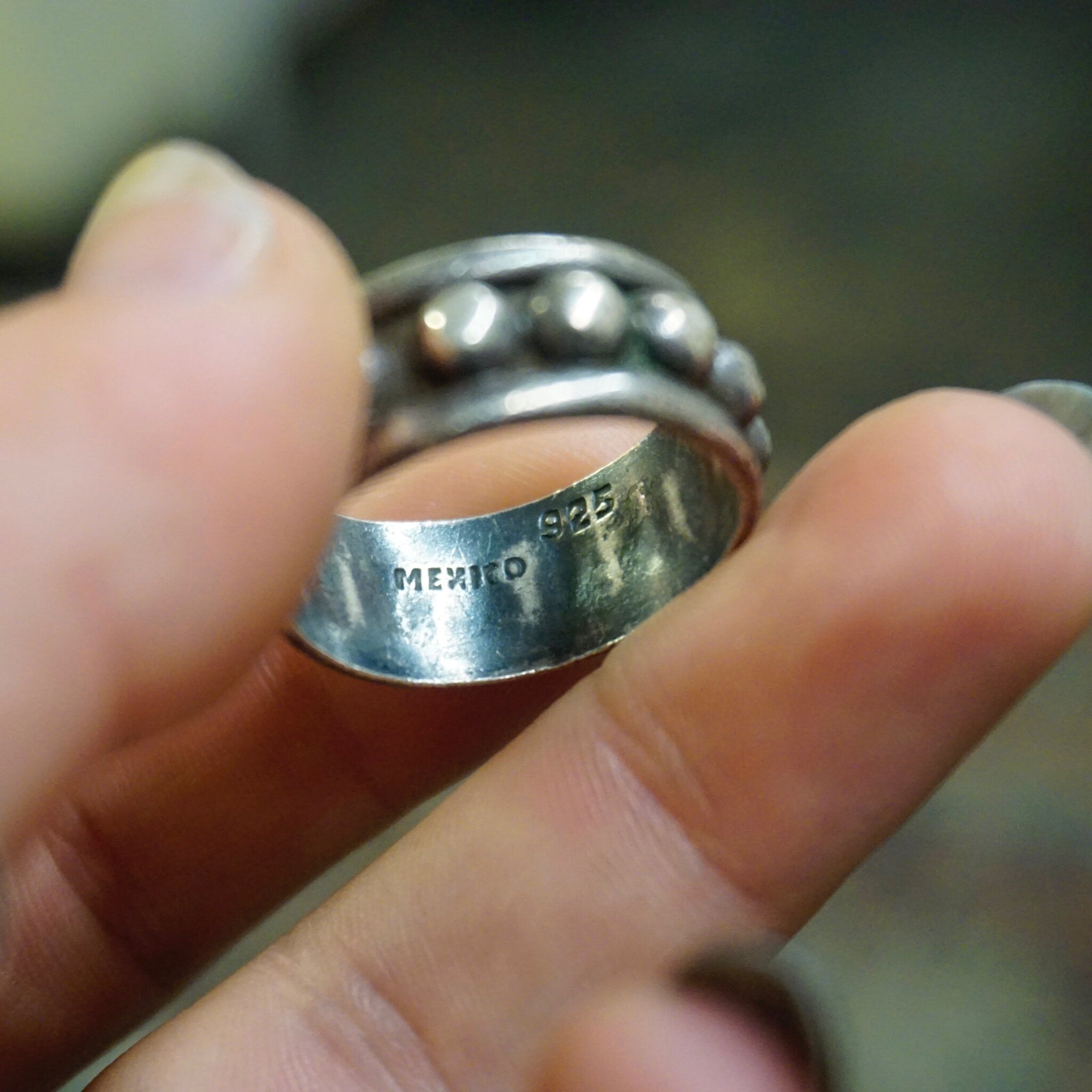 Vintage Hammered Sterling Silver Ring, Silver Circle Detail Ring, Tarnished Silver Ring, Large Silver Men's Ring, 925 Mexico
