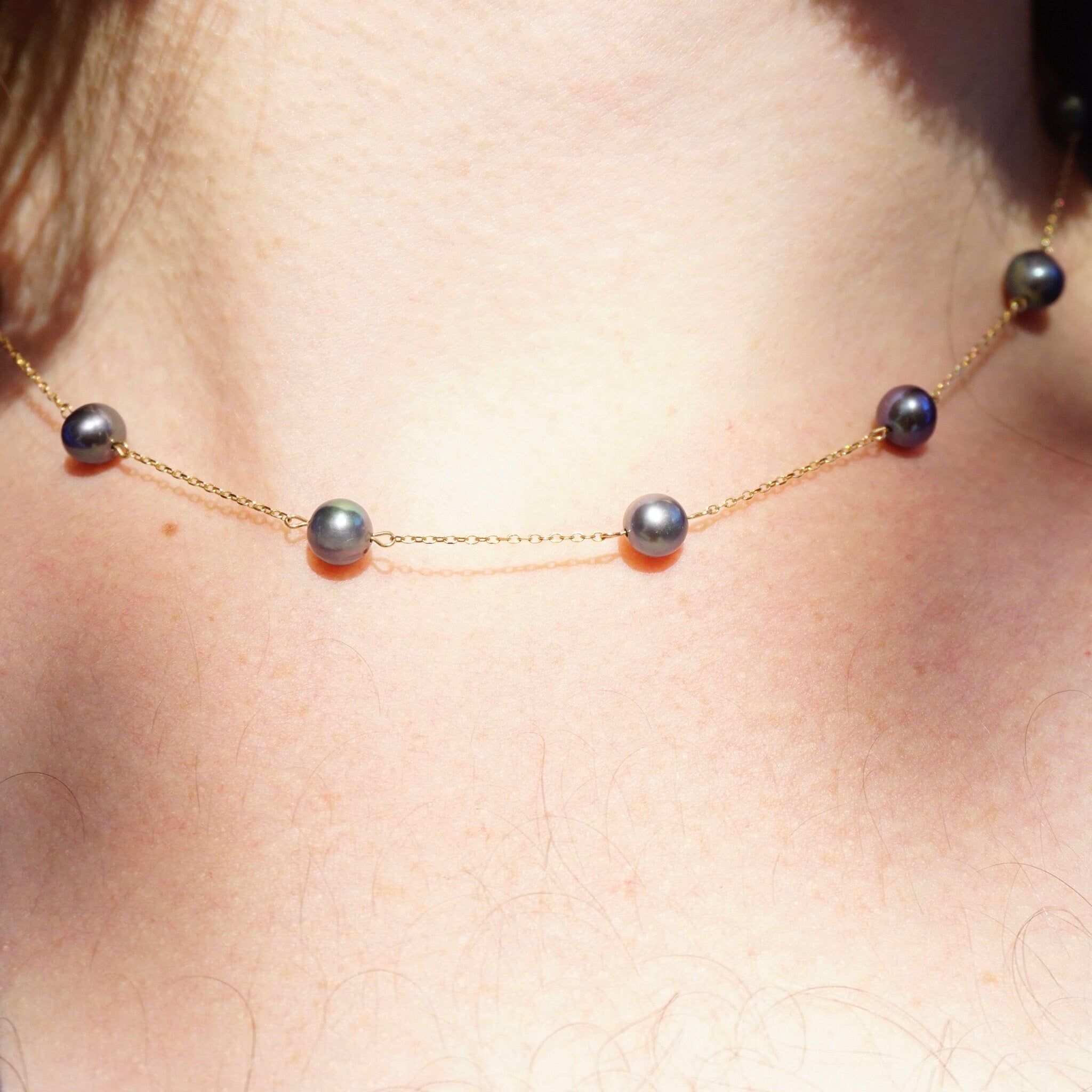 Vintage 10K Gold Tahitian Pearl Station Necklace, Pretty Black Pearl Choker With Gold Chain Links, Classic Gold and Pearl Necklace, JCM 10K