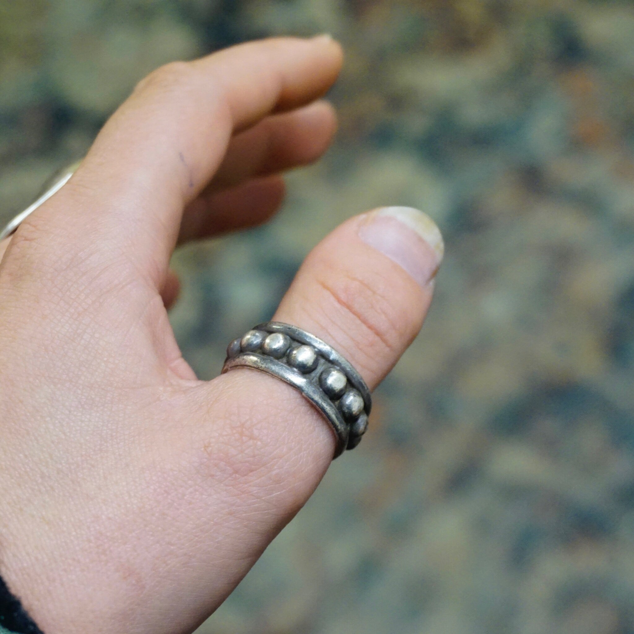 Vintage Hammered Sterling Silver Ring, Silver Circle Detail Ring, Tarnished Silver Ring, Large Silver Men's Ring, 925 Mexico