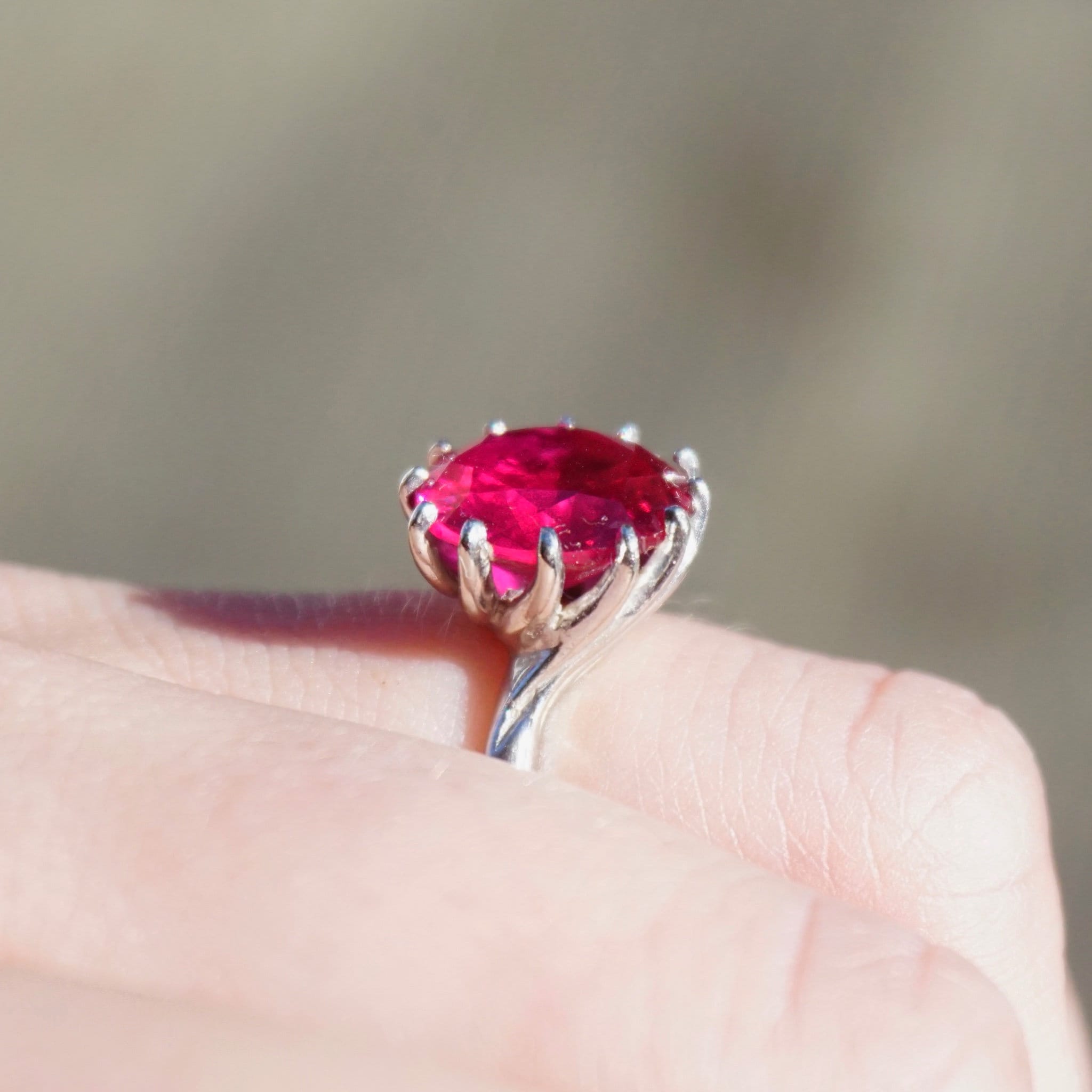 Vintage 10K White Gold Ruby Cocktail Ring, Deco Spiral Setting Gold Ring With Bright Red Stone, Beautiful Raised Stone Ring Set In Gold
