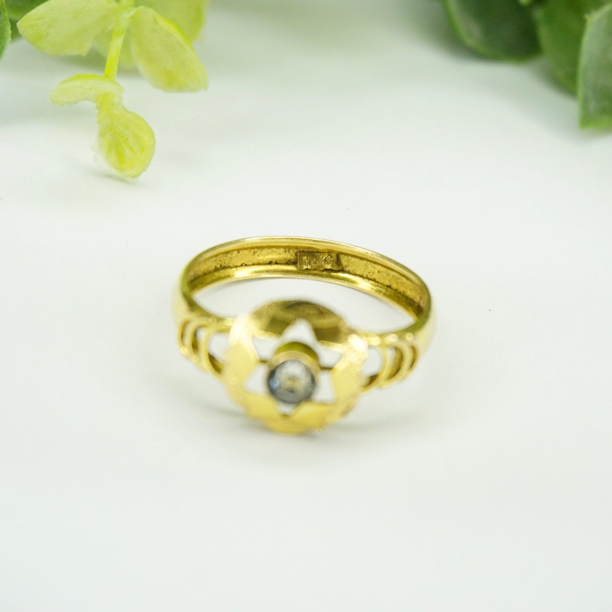 Antique Victorian 14K Gold Ring With Center Stone, Gold Mourning Jewelry Ring With Star Cut Out, Embellished Gold Ring With Small Stone