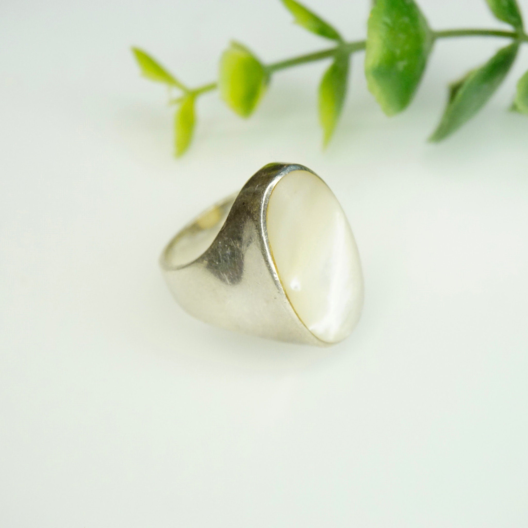 Vintage Sterling Silver Mother Of Pearl Ring, Beautiful Iridescent Silver Ring With Mother of Pearl, Unisex Ring, Silver Ring, 925 Jewelry