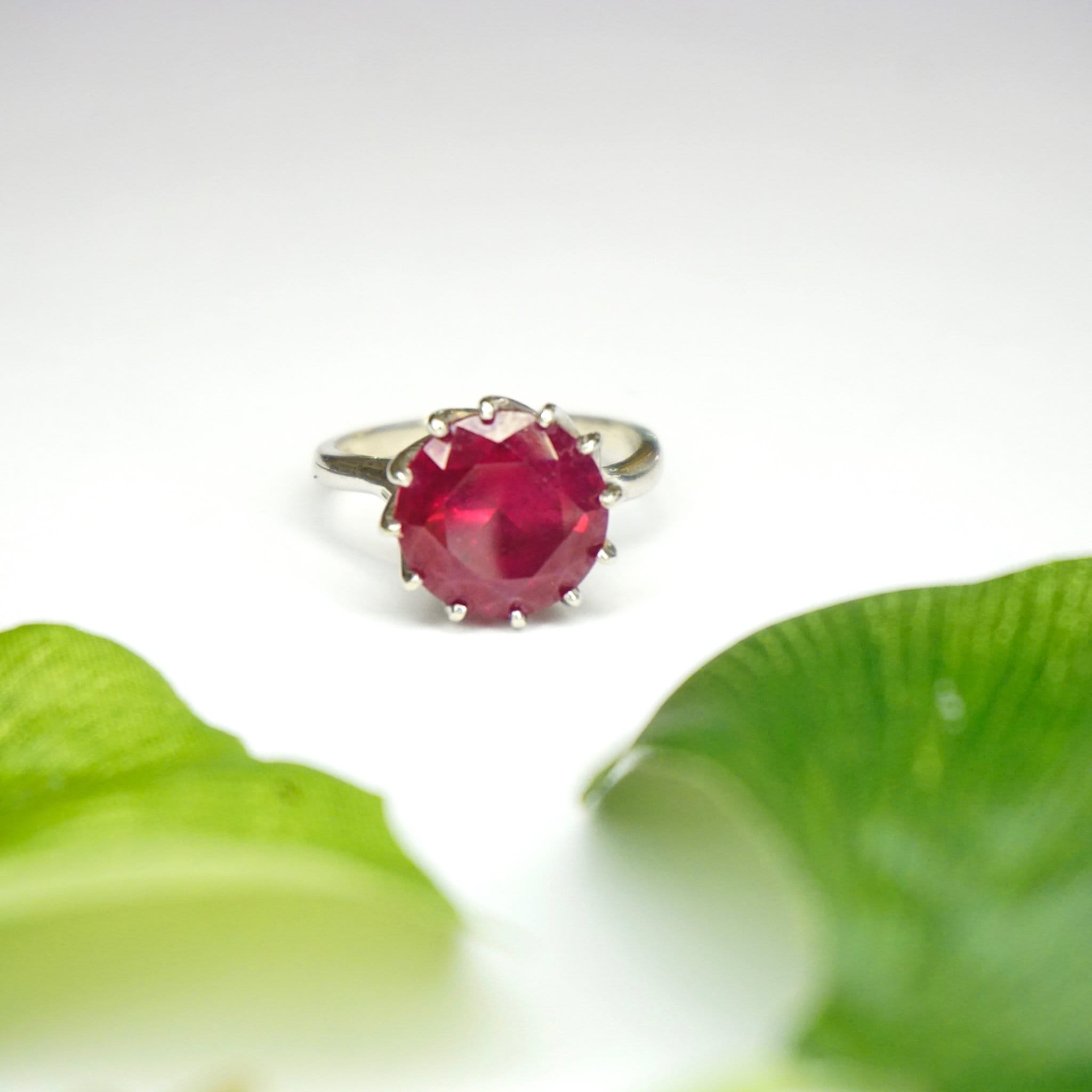 Vintage 10K White Gold Ruby Cocktail Ring, Deco Spiral Setting Gold Ring With Bright Red Stone, Beautiful Raised Stone Ring Set In Gold