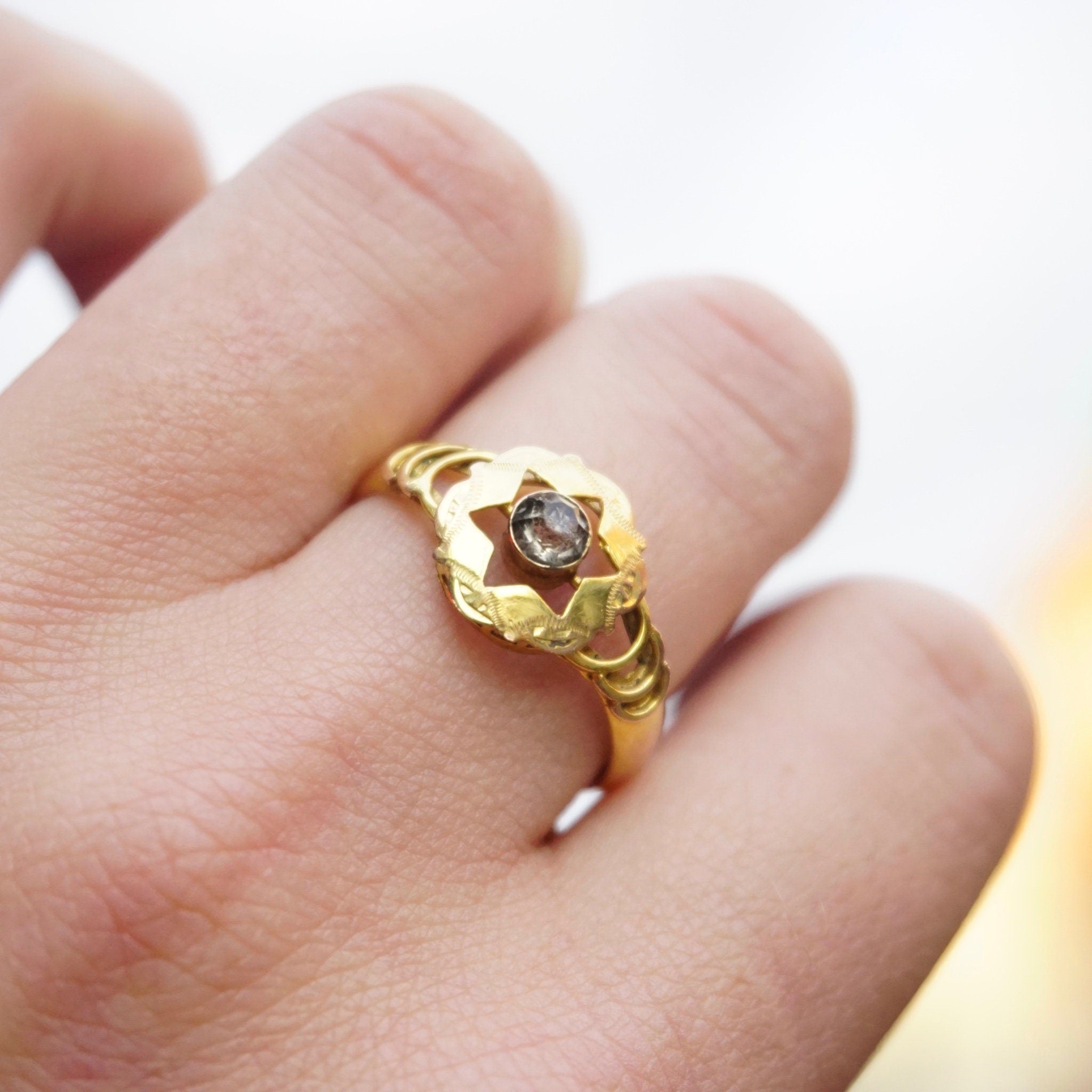 Antique Victorian 14K Gold Ring With Center Stone, Gold Mourning Jewelry Ring With Star Cut Out, Embellished Gold Ring With Small Stone
