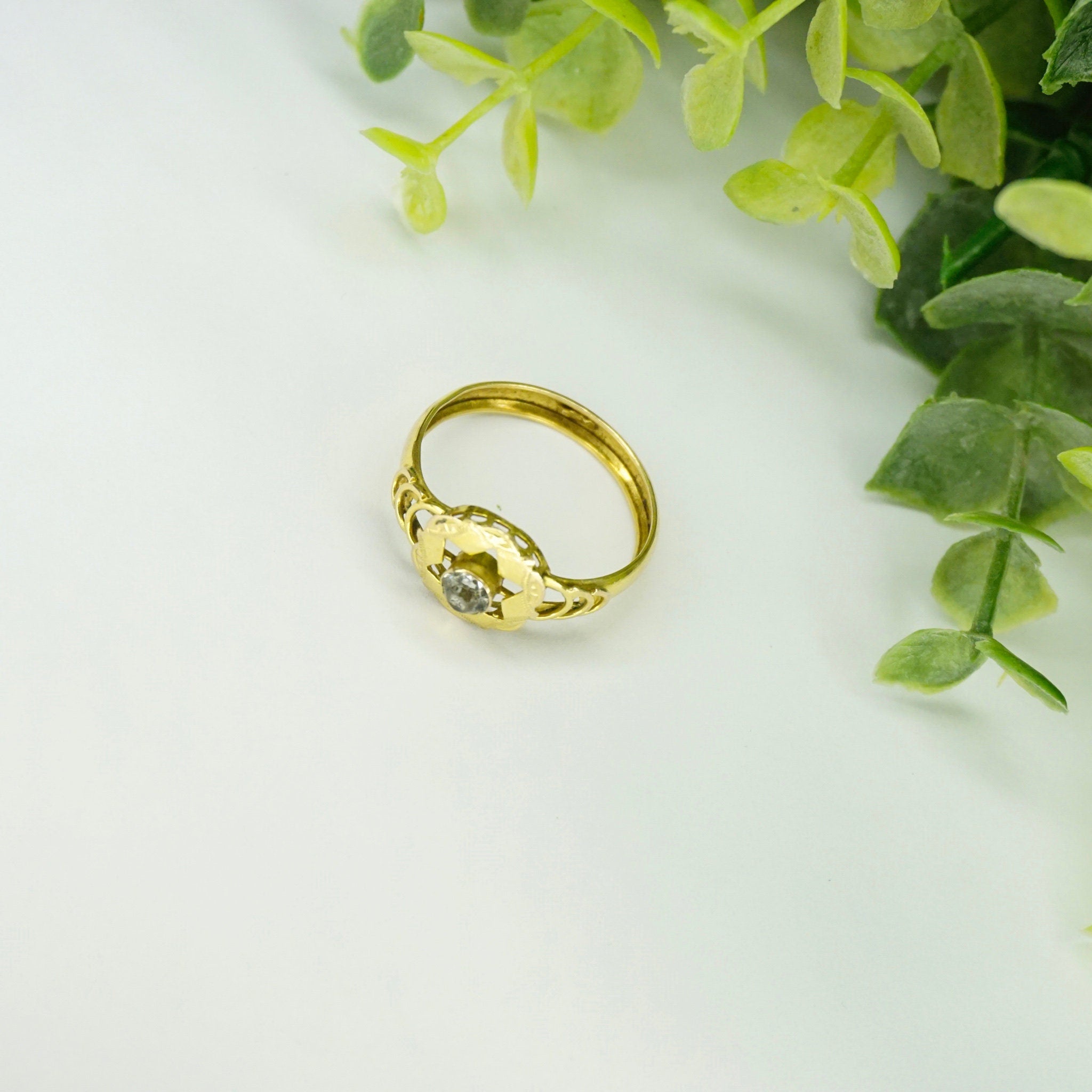 Antique Victorian 14K Gold Ring With Center Stone, Gold Mourning Jewelry Ring With Star Cut Out, Embellished Gold Ring With Small Stone