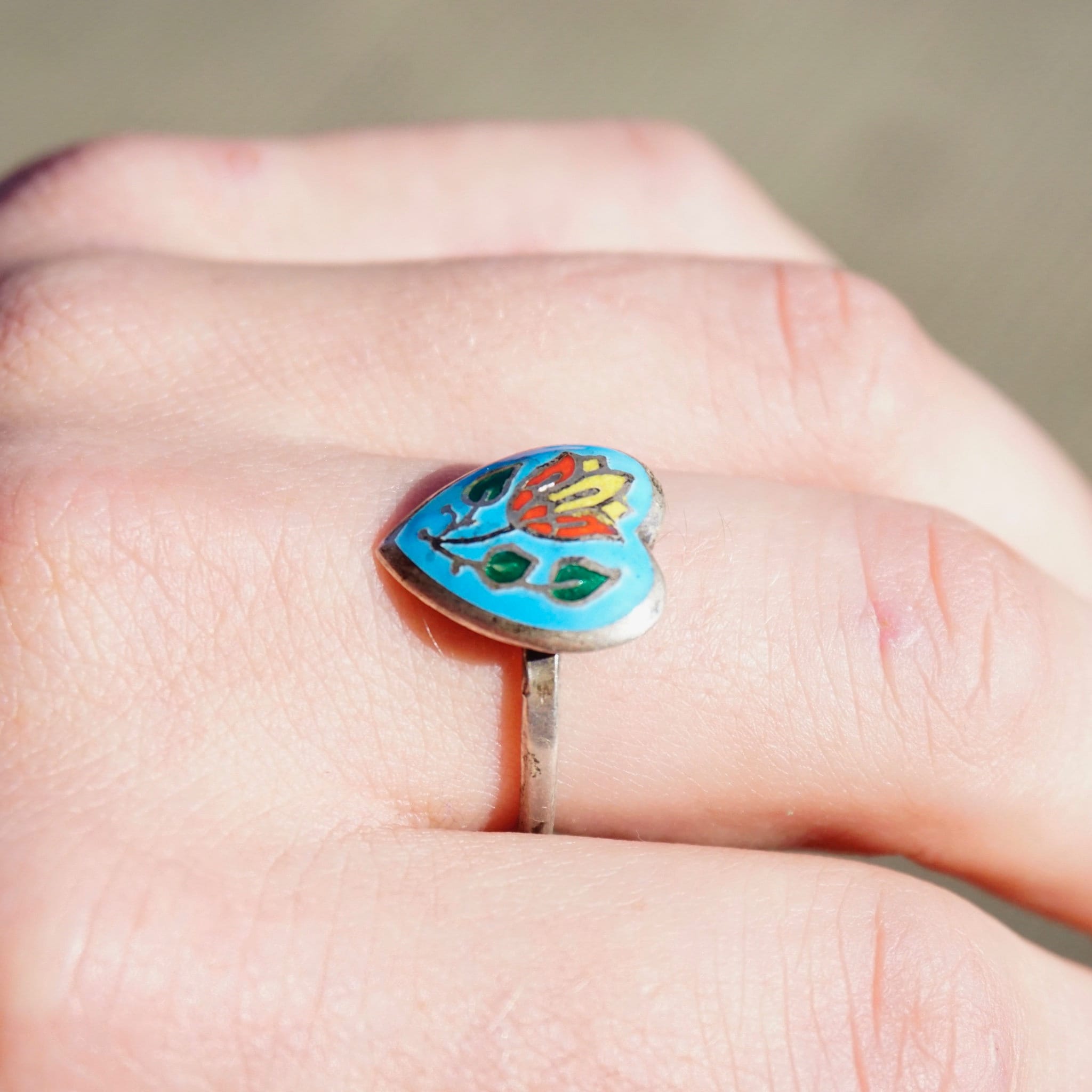 Vintage Sterling Silver Siam Enamel Heart Ring, Blue Enamel Ring With Inlaid Flower, Silver Heart Ring With Flower Design, Thailand Sterling