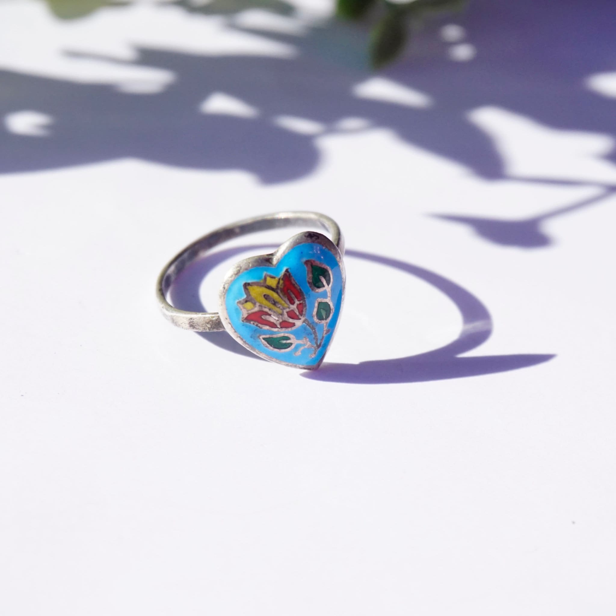 Vintage Sterling Silver Siam Enamel Heart Ring, Blue Enamel Ring With Inlaid Flower, Silver Heart Ring With Flower Design, Thailand Sterling