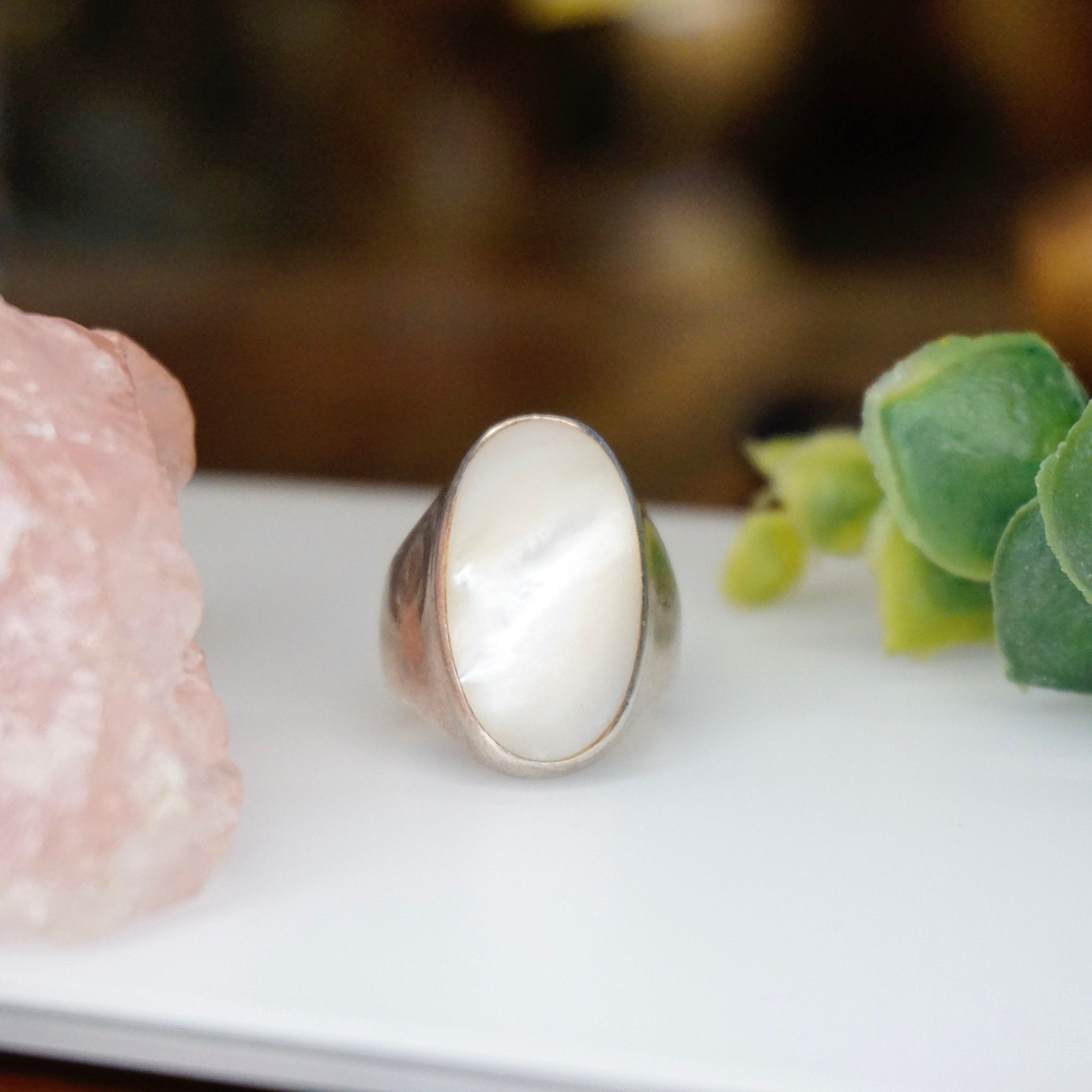 Vintage Sterling Silver Mother Of Pearl Ring, Beautiful Iridescent Silver Ring With Mother of Pearl, Unisex Ring, Silver Ring, 925 Jewelry