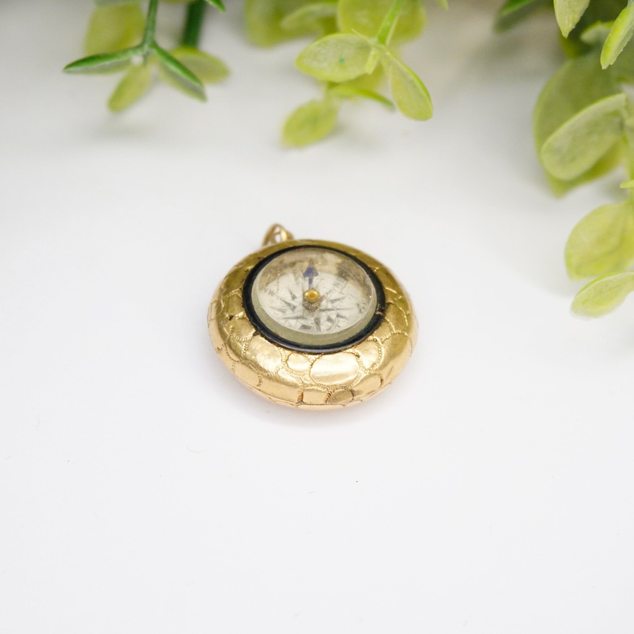 Vintage 10K Gold Compass, Victorian Compass Pendant With Gold Setting, Small Gold Compass With Hammered Details, 10K Gold Nugget Compass