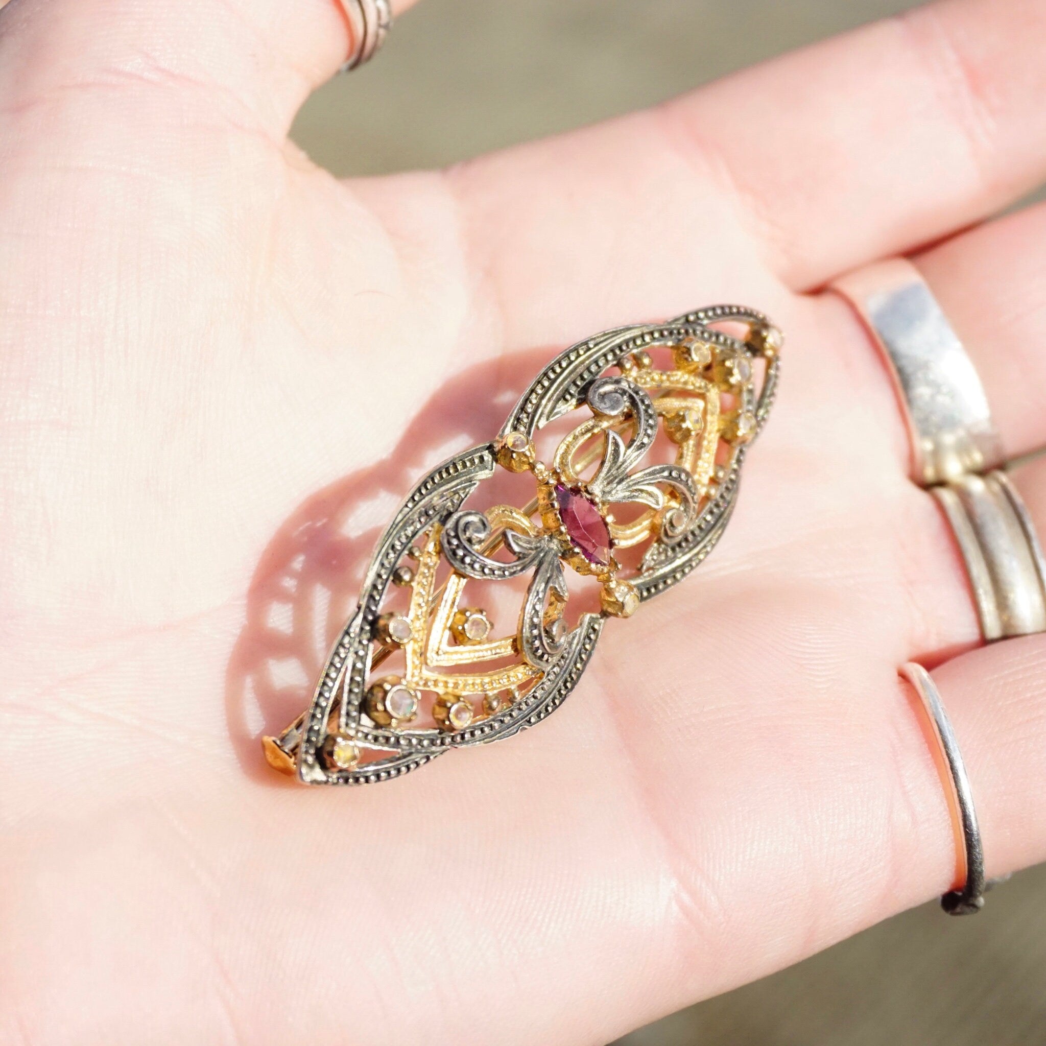 Vintage Two-Tone Silver Filigree Brooch, Art Deco Pin With Purple Stone And Gold Details, Embellished Silver And Gold Brooch, 925 Jewelry