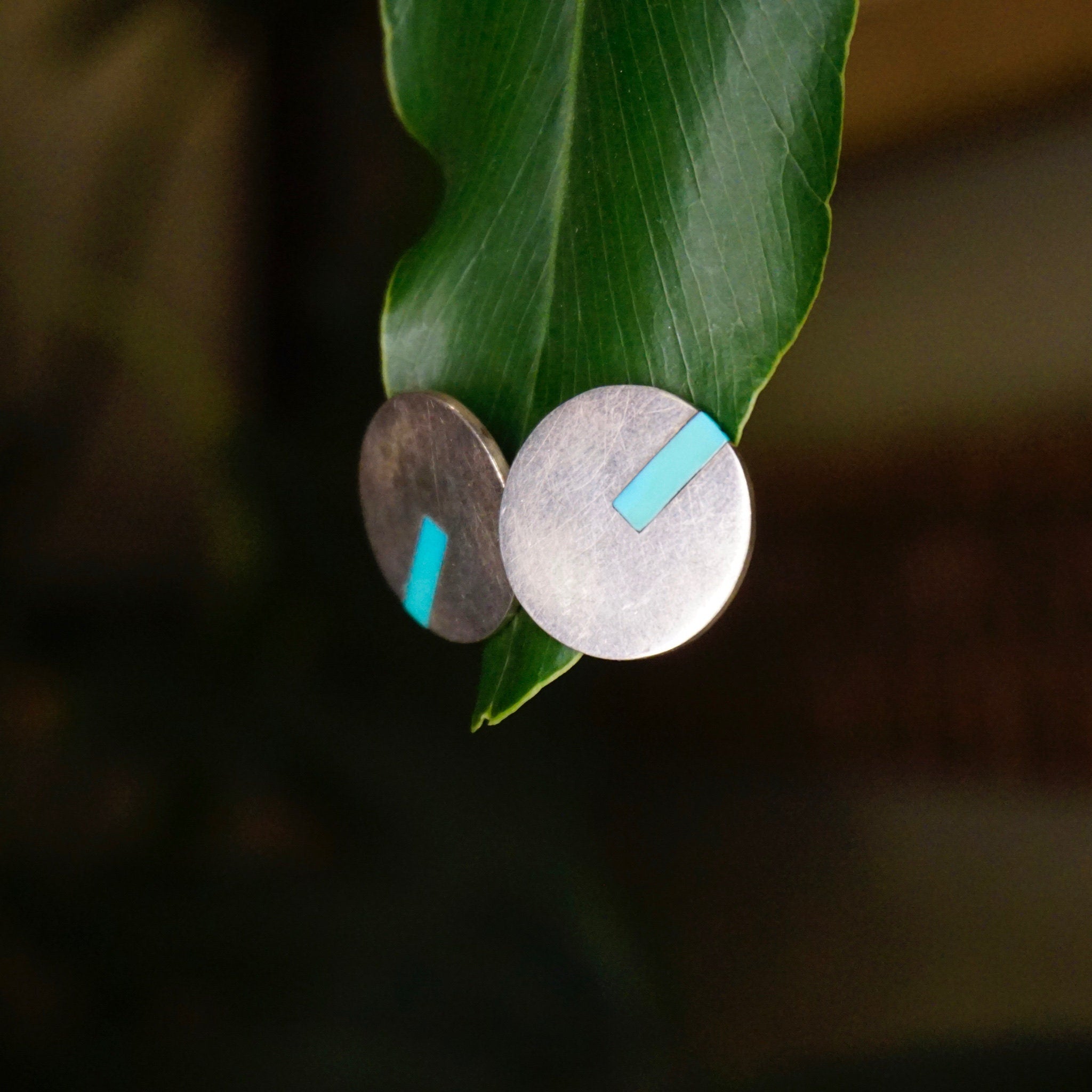 Vintage Sterling Silver Disc Earrings With Accent Turquoise, Minimalist Silver Circle Stud Earrings, Flat Circle Turquoise Earrings, GD 925