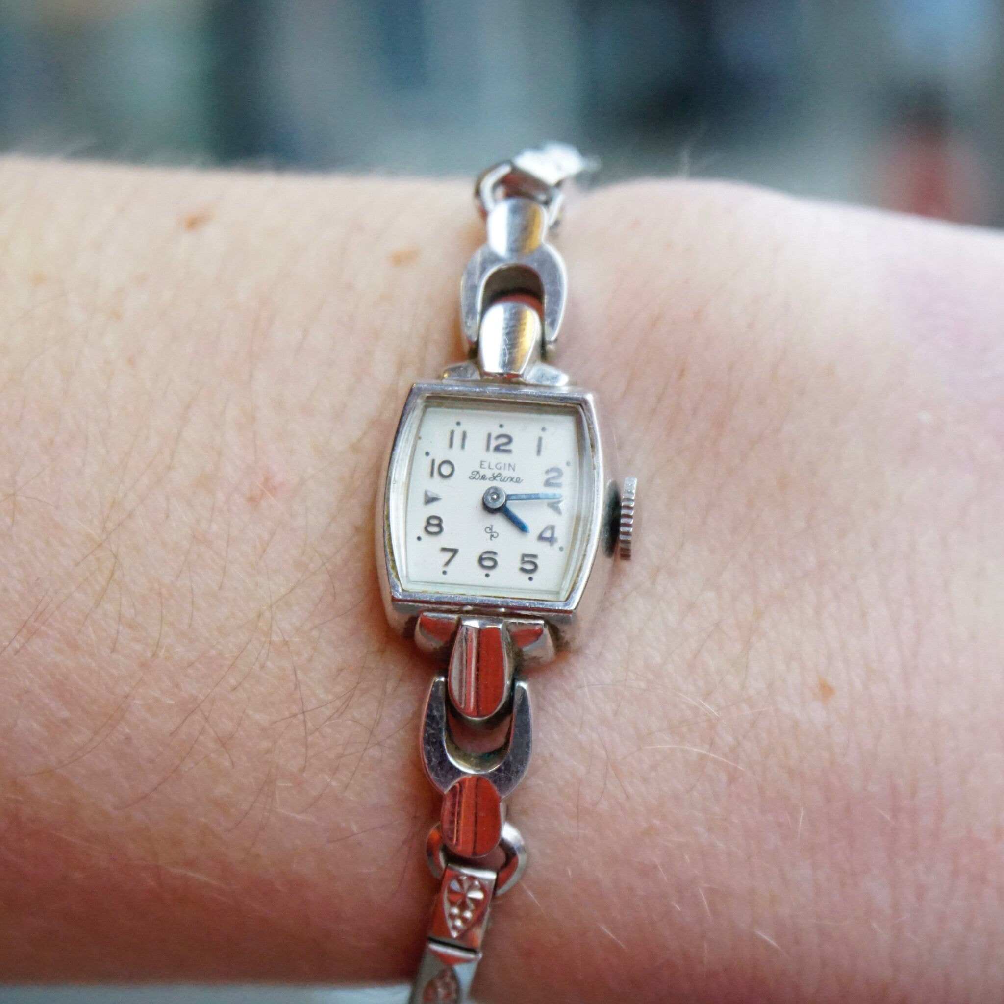 Vintage Elgin De Luxe 10K GF Ladies Watch, Petite White Gold Watch With Stretch Band, Manual 17 Jewel Movement Watch, Working Condition