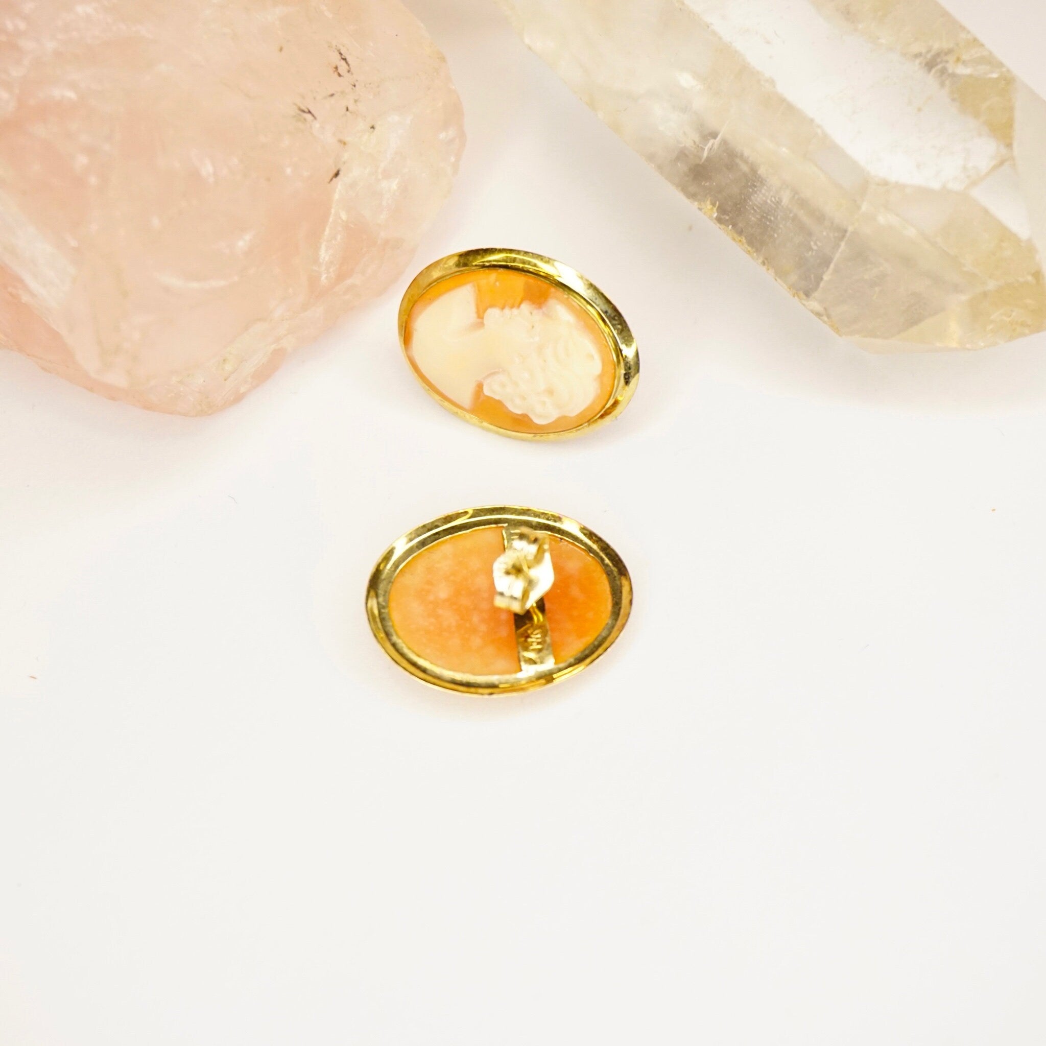 Vintage 14K Gold Cameo Post Earrings, Beautiful Cameo Earrings With Gold Setting, Italian 14K Gold Carved Shell Earrings, Cameo Earrings