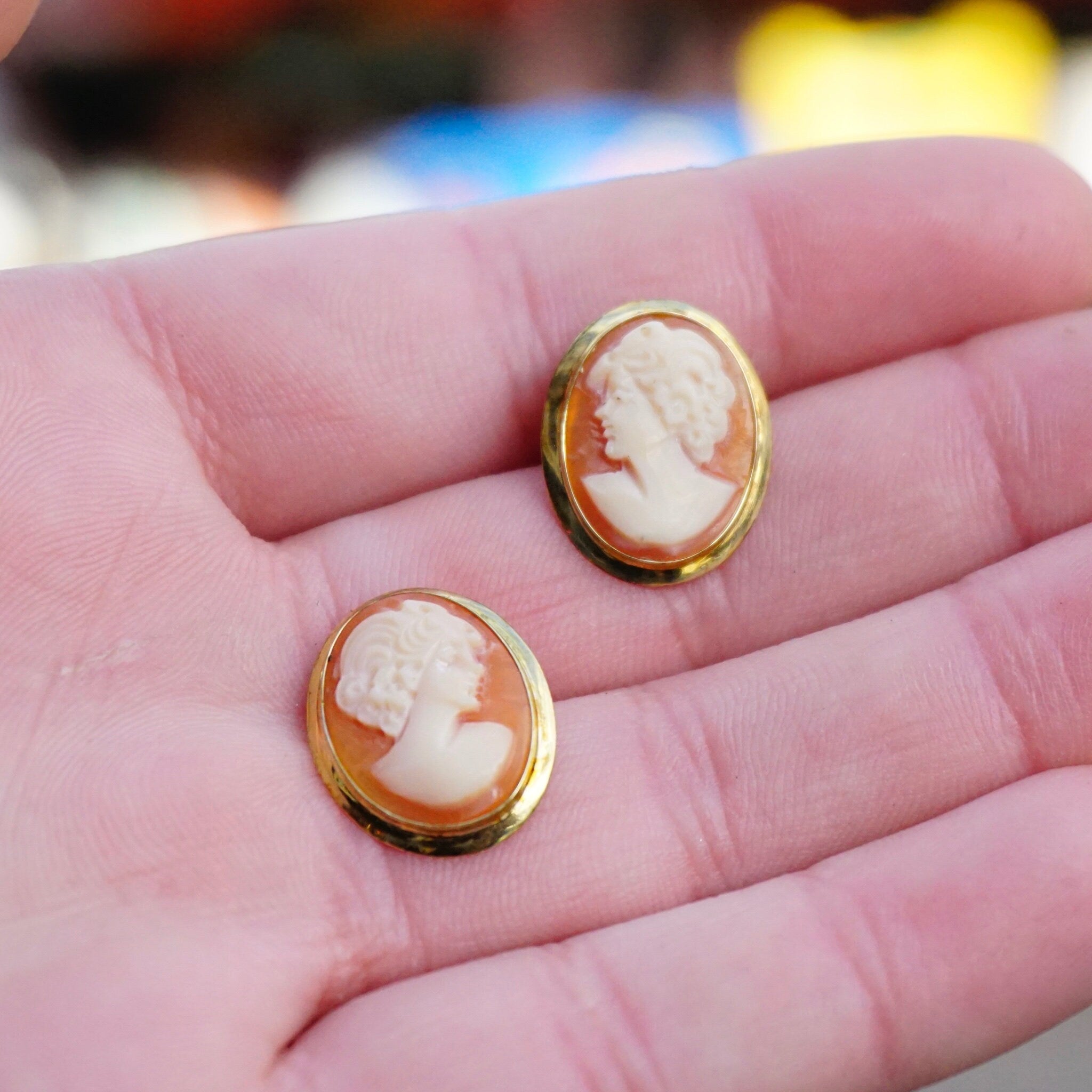 Vintage 14K Gold Cameo Post Earrings, Beautiful Cameo Earrings With Gold Setting, Italian 14K Gold Carved Shell Earrings, Cameo Earrings