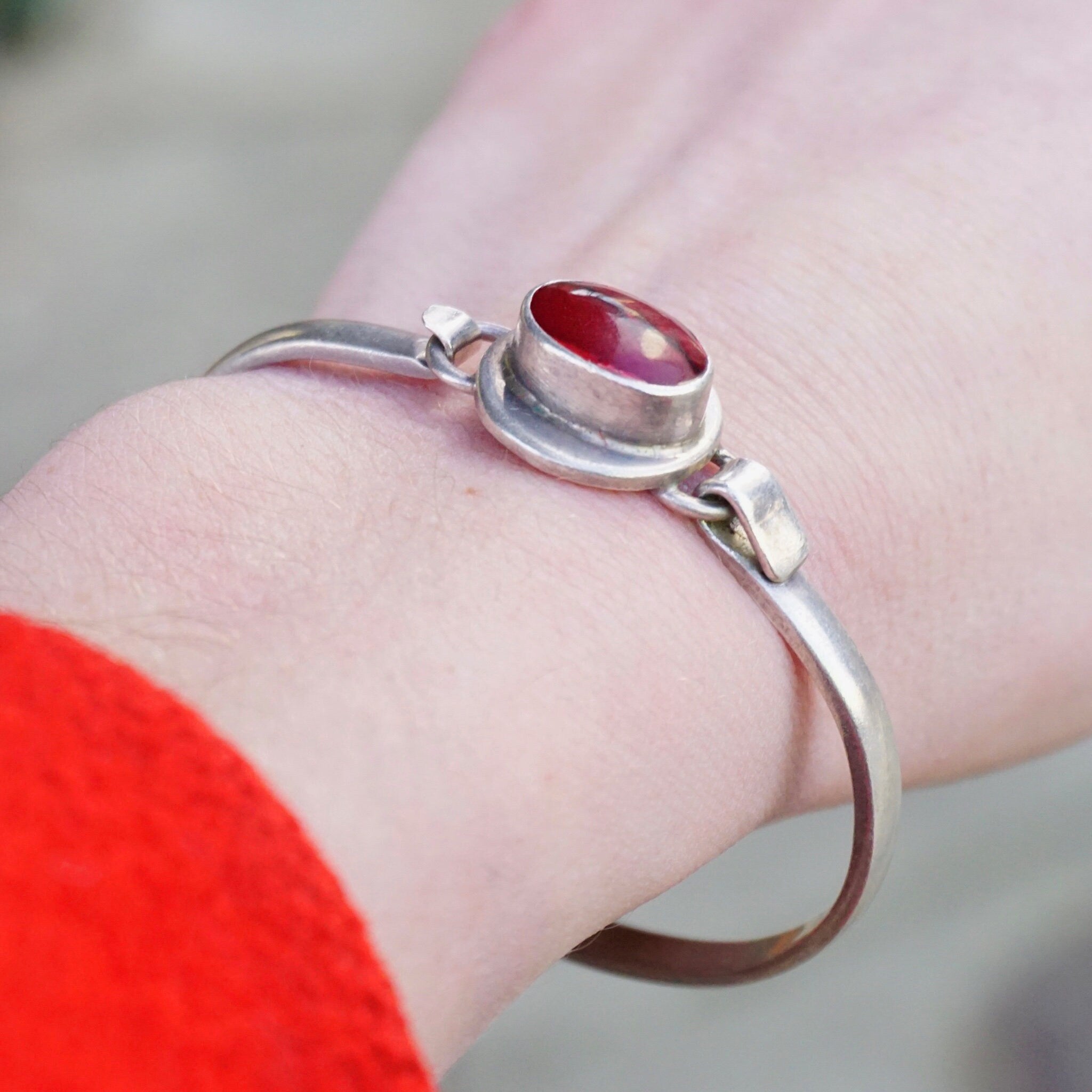 Vintage Red Jasper Sterling Silver Hinged Bangle, Silver Bracelet With Dark Red Stone, Modernist Silver Bangle Made In Mexico, 925 Jewelry