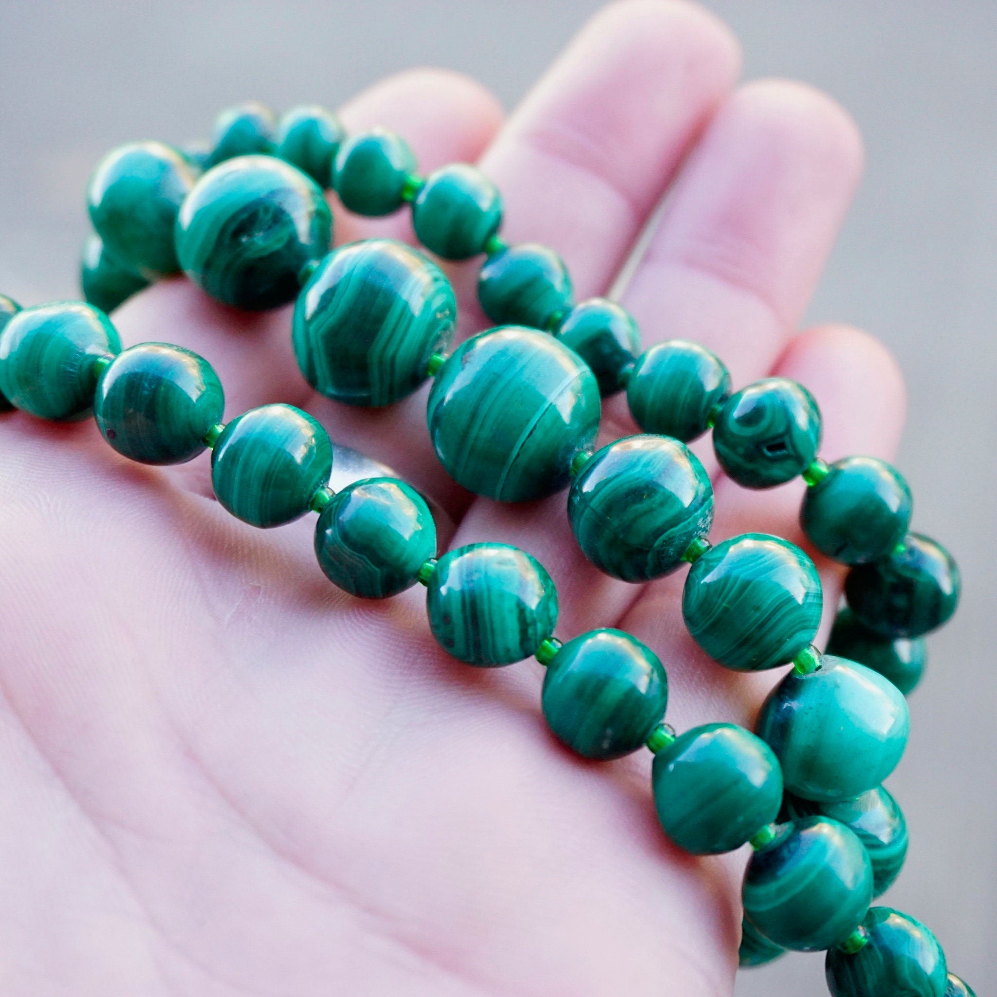Vintage Malachite Bead Necklace, Beautiful Graduated Malachite Bead Necklace, 23" Long Necklace Made With Natural Malachite Stones