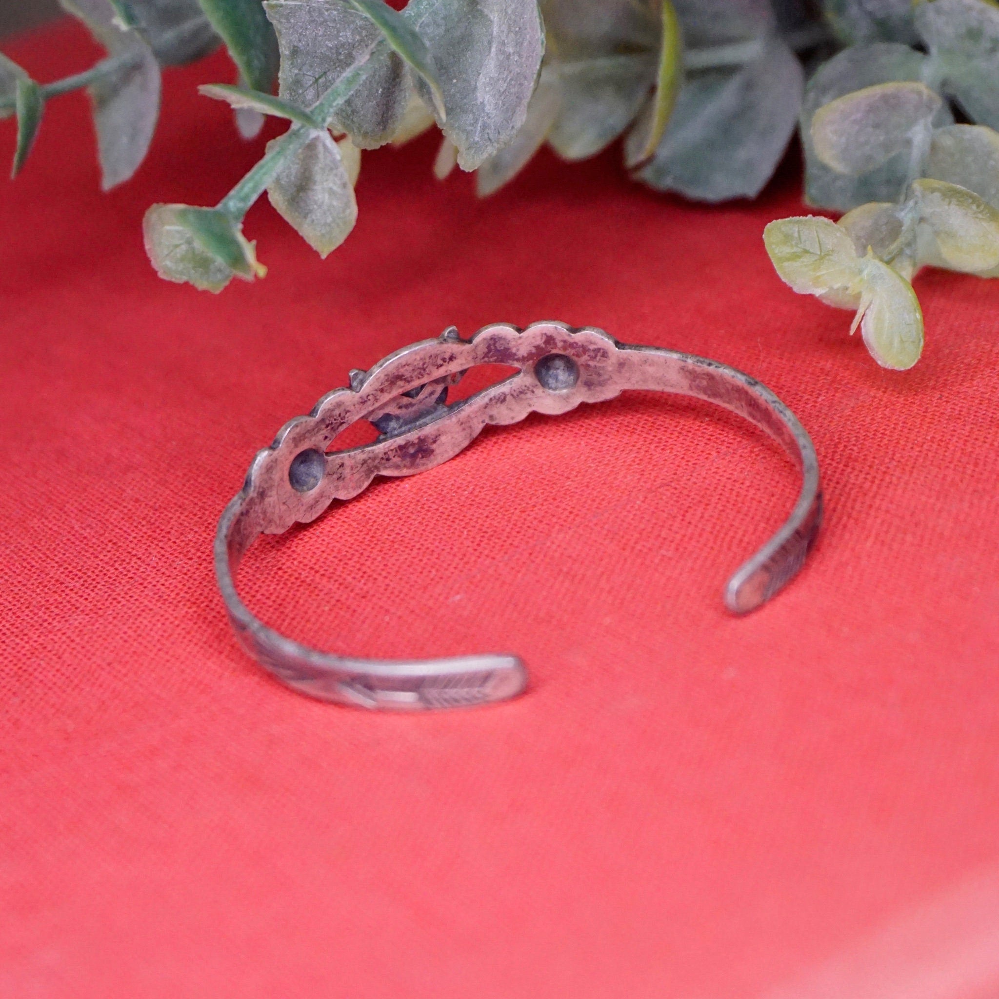 Vintage Coin Silver Turquoise Cuff Bracelet, Petite Silver Bracelet Beautiful Hammered Details, Natural Turquoise, Old Pawn Jewelry