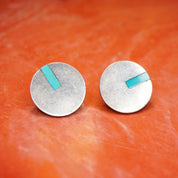 Vintage Sterling Silver Disc Earrings With Accent Turquoise, Minimalist Silver Circle Stud Earrings, Flat Circle Turquoise Earrings, GD 925