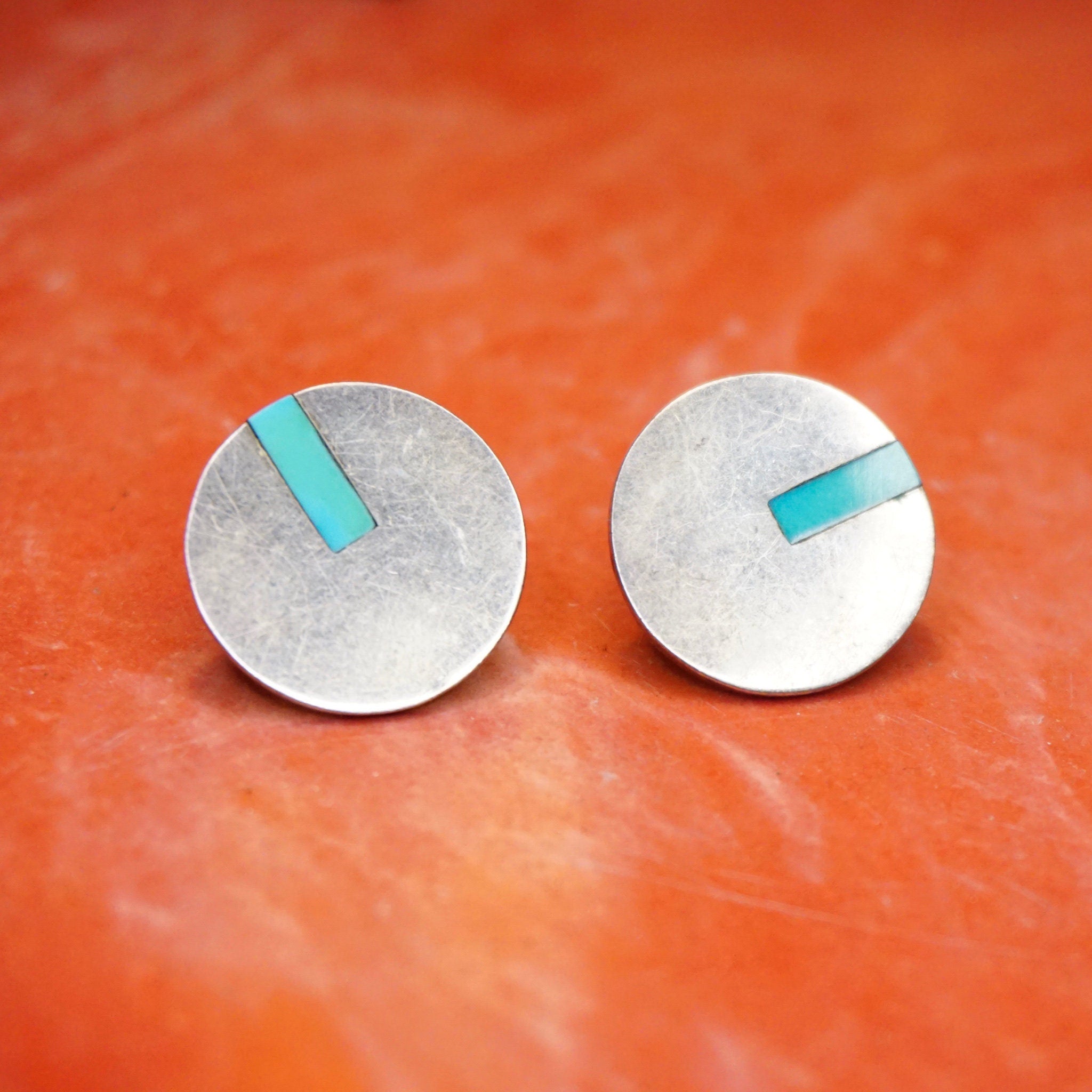Vintage Sterling Silver Disc Earrings With Accent Turquoise, Minimalist Silver Circle Stud Earrings, Flat Circle Turquoise Earrings, GD 925