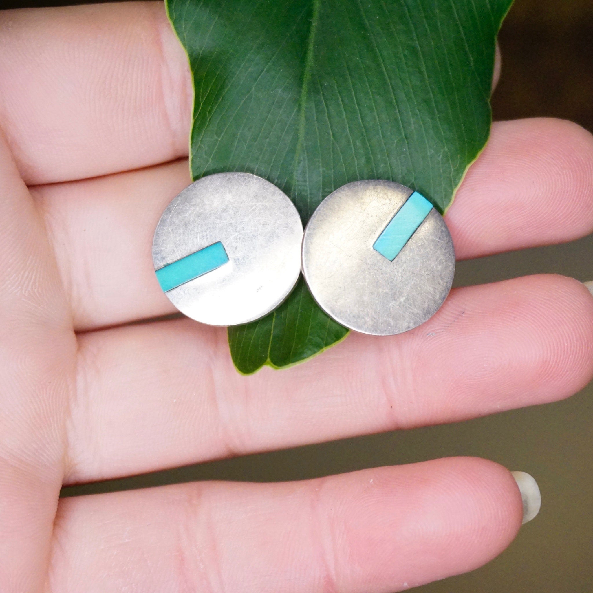 Vintage Sterling Silver Disc Earrings With Accent Turquoise, Minimalist Silver Circle Stud Earrings, Flat Circle Turquoise Earrings, GD 925
