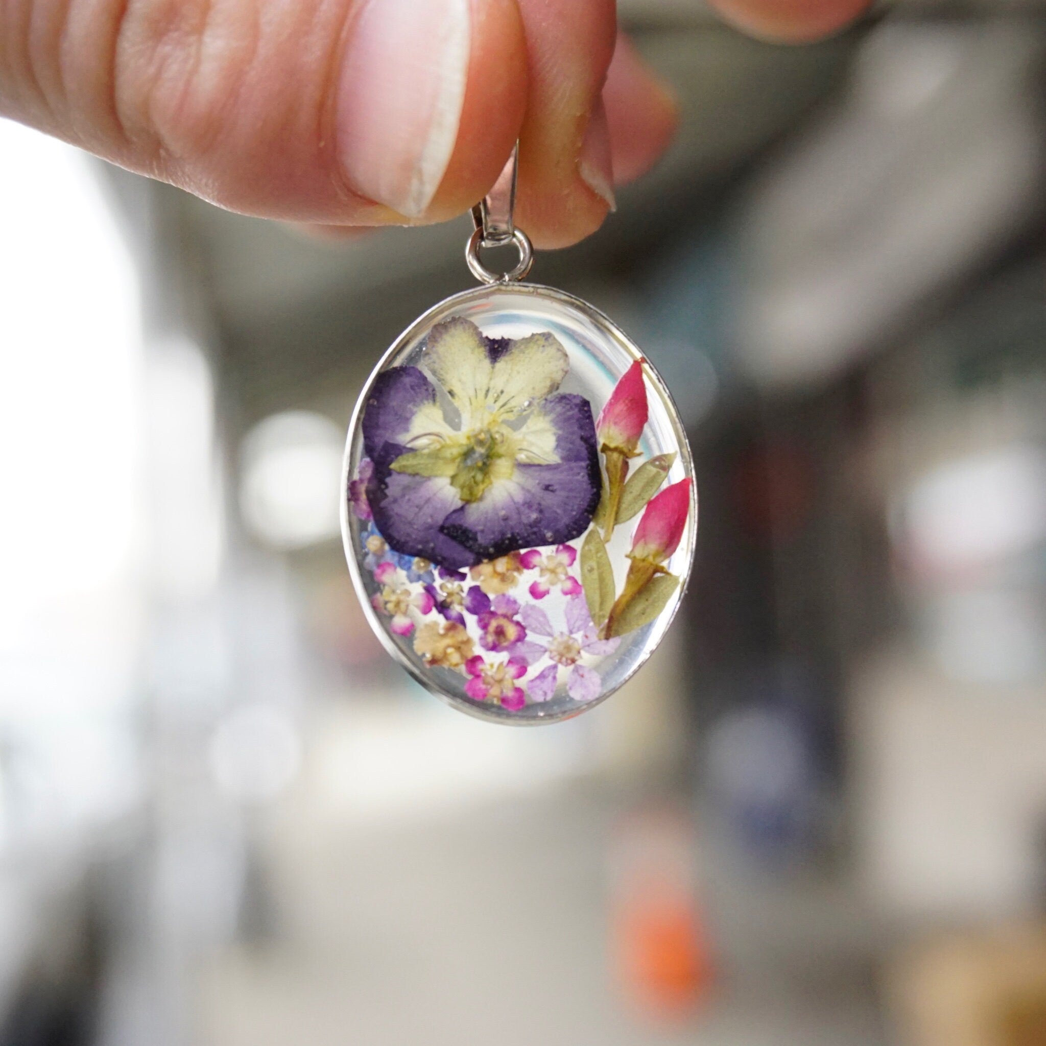 Vintage Dried Flower Resin Sterling Silver Pendant, ATI 925 Mexico Oval Pendant, Pressed Purple Flower Pendant Set In Silver, 925 Jewelry