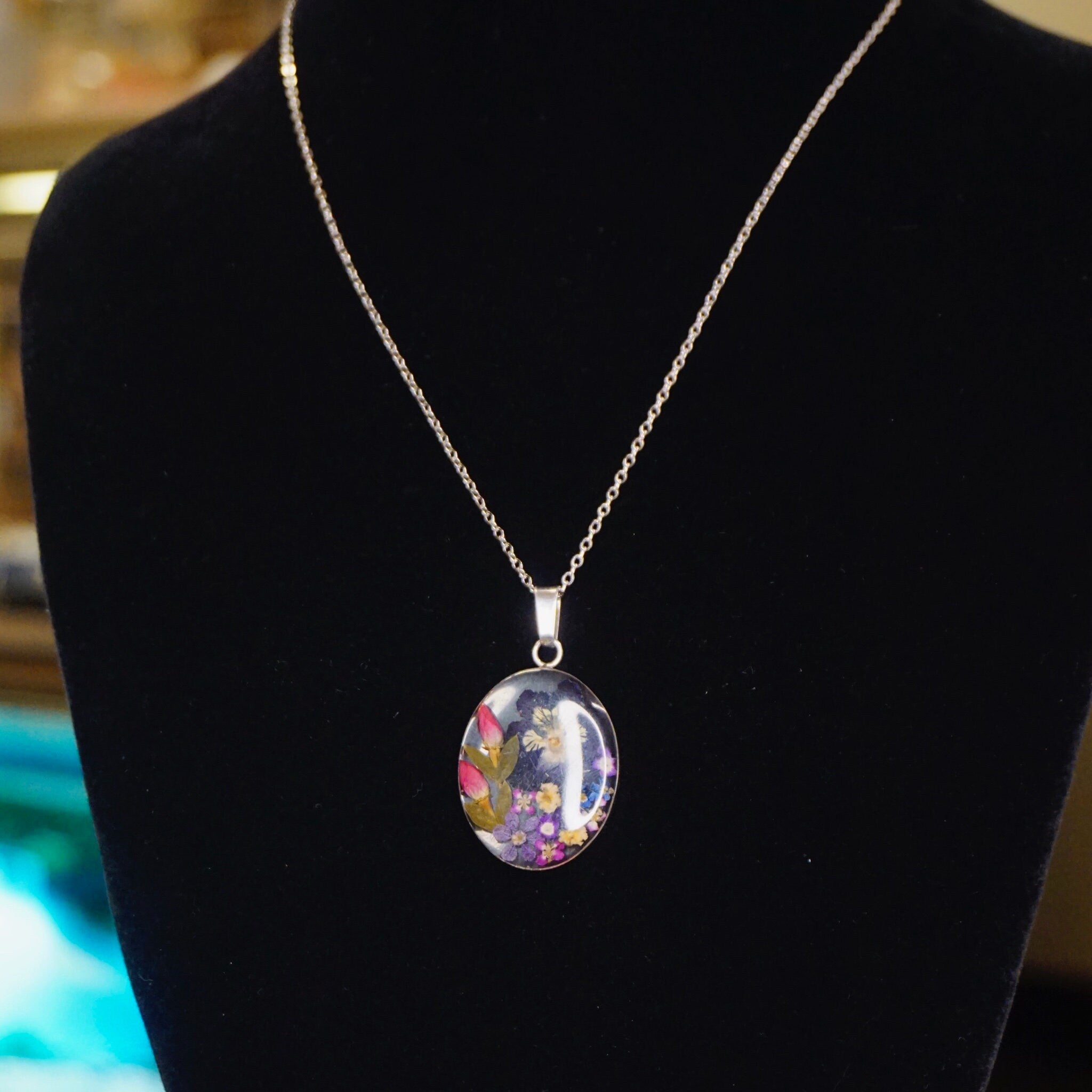 Vintage Dried Flower Resin Sterling Silver Pendant, ATI 925 Mexico Oval Pendant, Pressed Purple Flower Pendant Set In Silver, 925 Jewelry