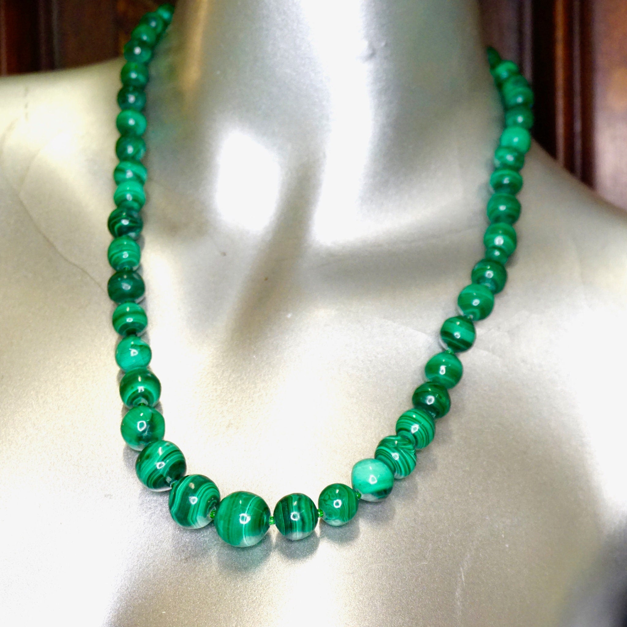 Vintage Malachite Bead Necklace, Beautiful Graduated Malachite Bead Necklace, 23" Long Necklace Made With Natural Malachite Stones