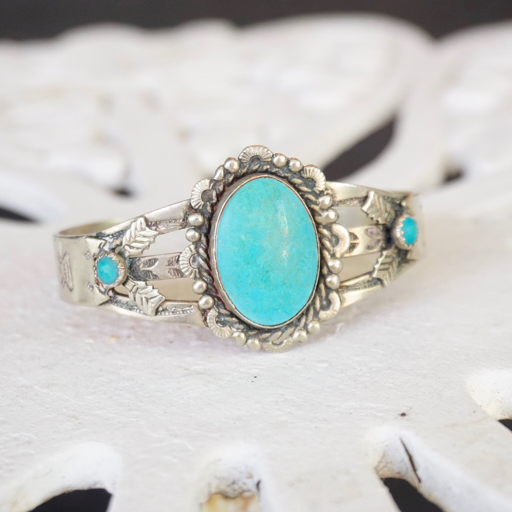 Vintage Native American Turquoise Cuff Bracelet, Beautiful Hammered Silver Cuff With Large Turquoise Stone, Arrow Design, Old Pawn Jewelry