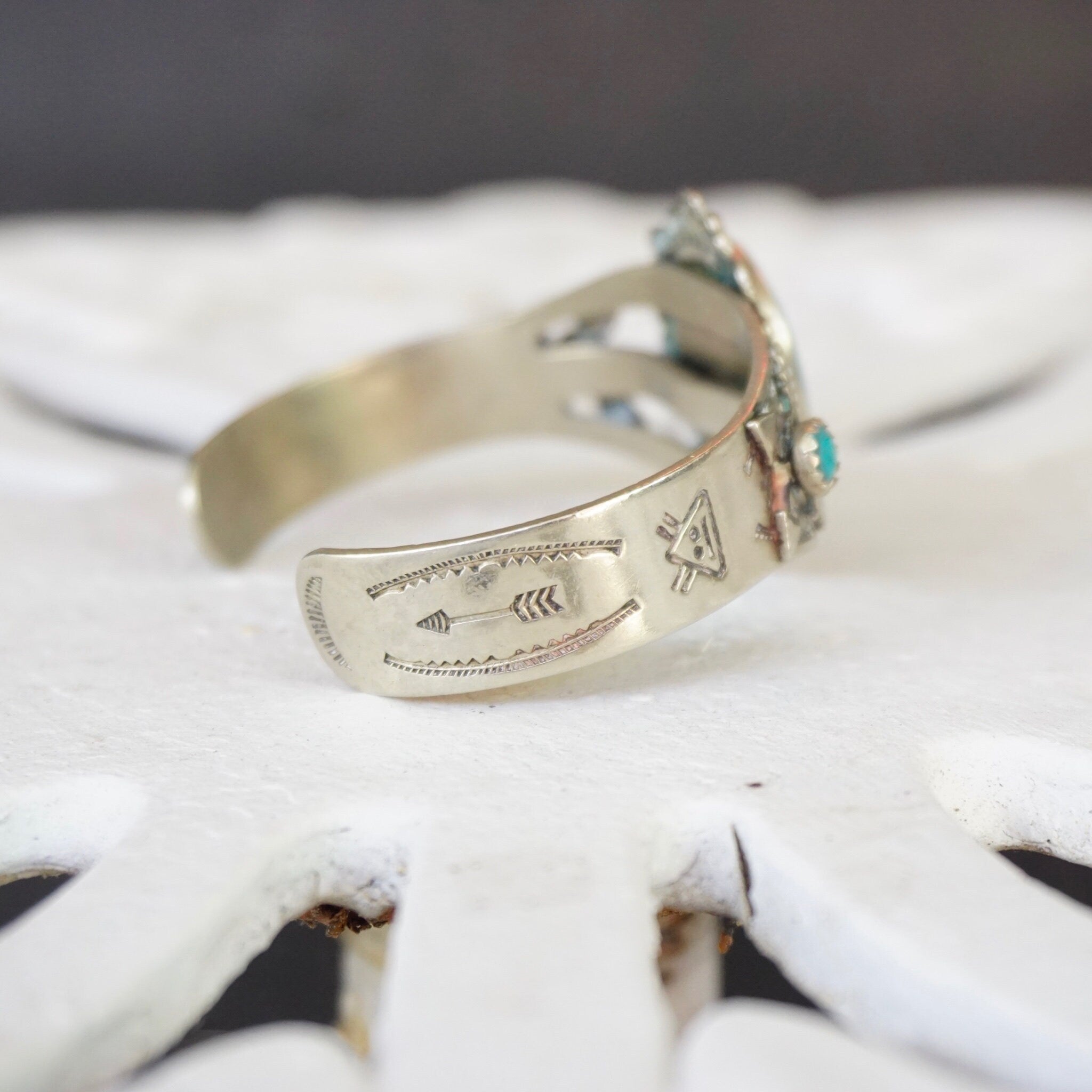 Vintage Native American Turquoise Cuff Bracelet, Beautiful Hammered Silver Cuff With Large Turquoise Stone, Arrow Design, Old Pawn Jewelry