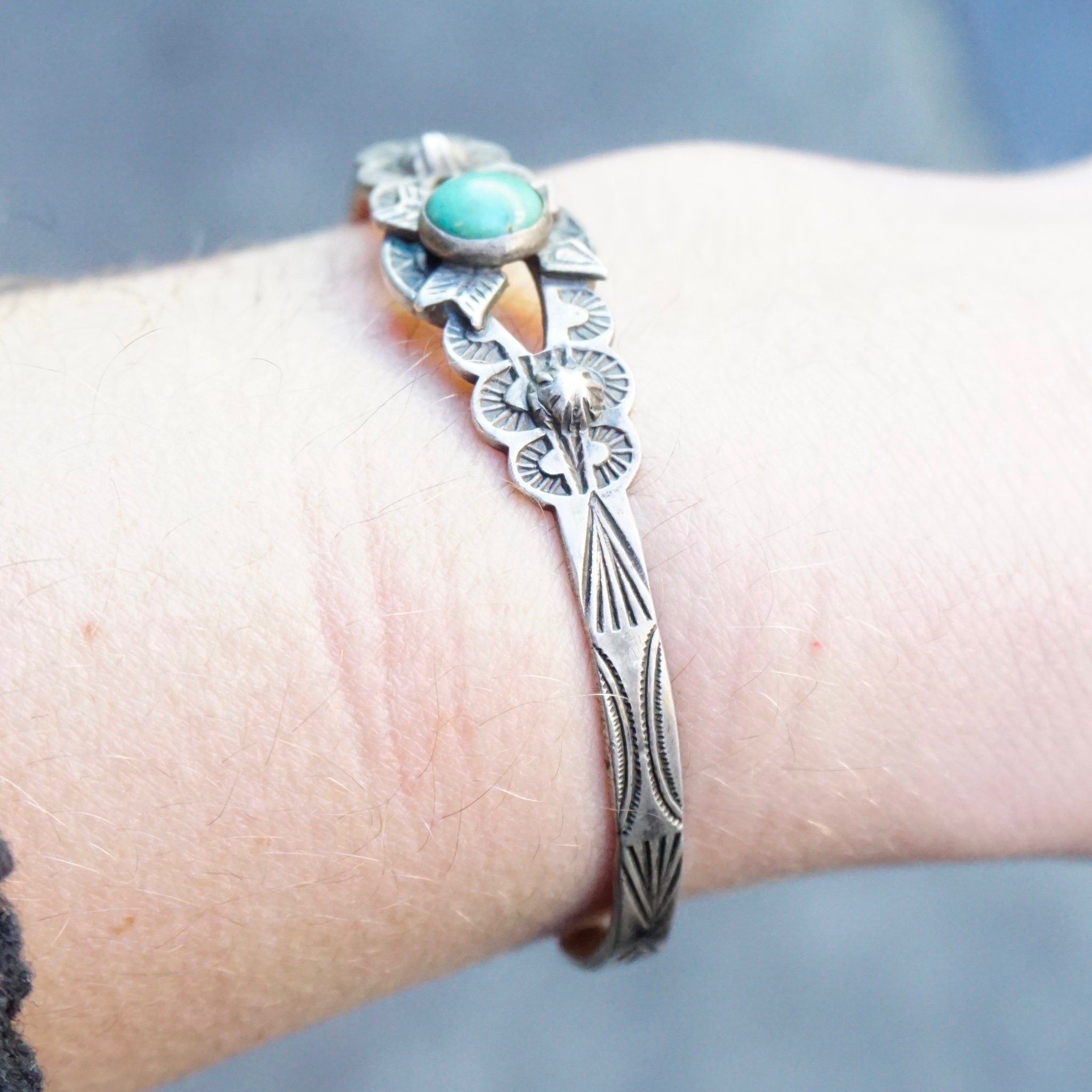 Vintage Coin Silver Turquoise Cuff Bracelet, Petite Silver Bracelet Beautiful Hammered Details, Natural Turquoise, Old Pawn Jewelry