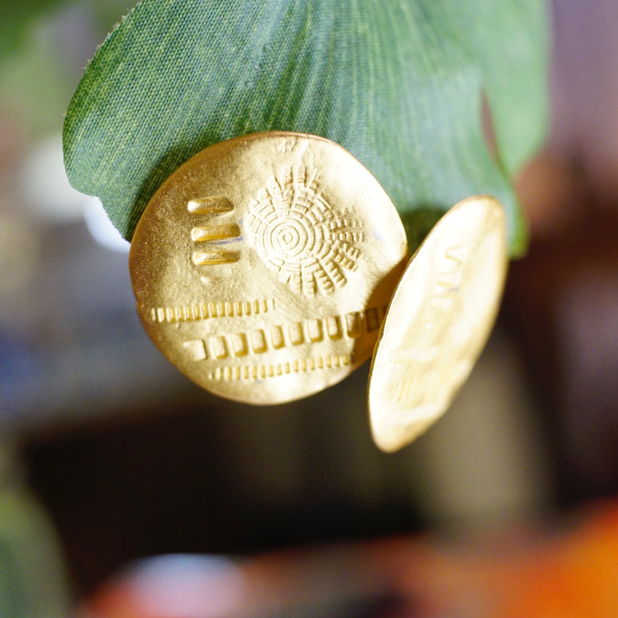 Vintage Gold Tone Disc Stud Earrings, Abstract Round Earrings With Hammered/Stamped Details, Unique Gold Post Earrings, Artisan Jewelry