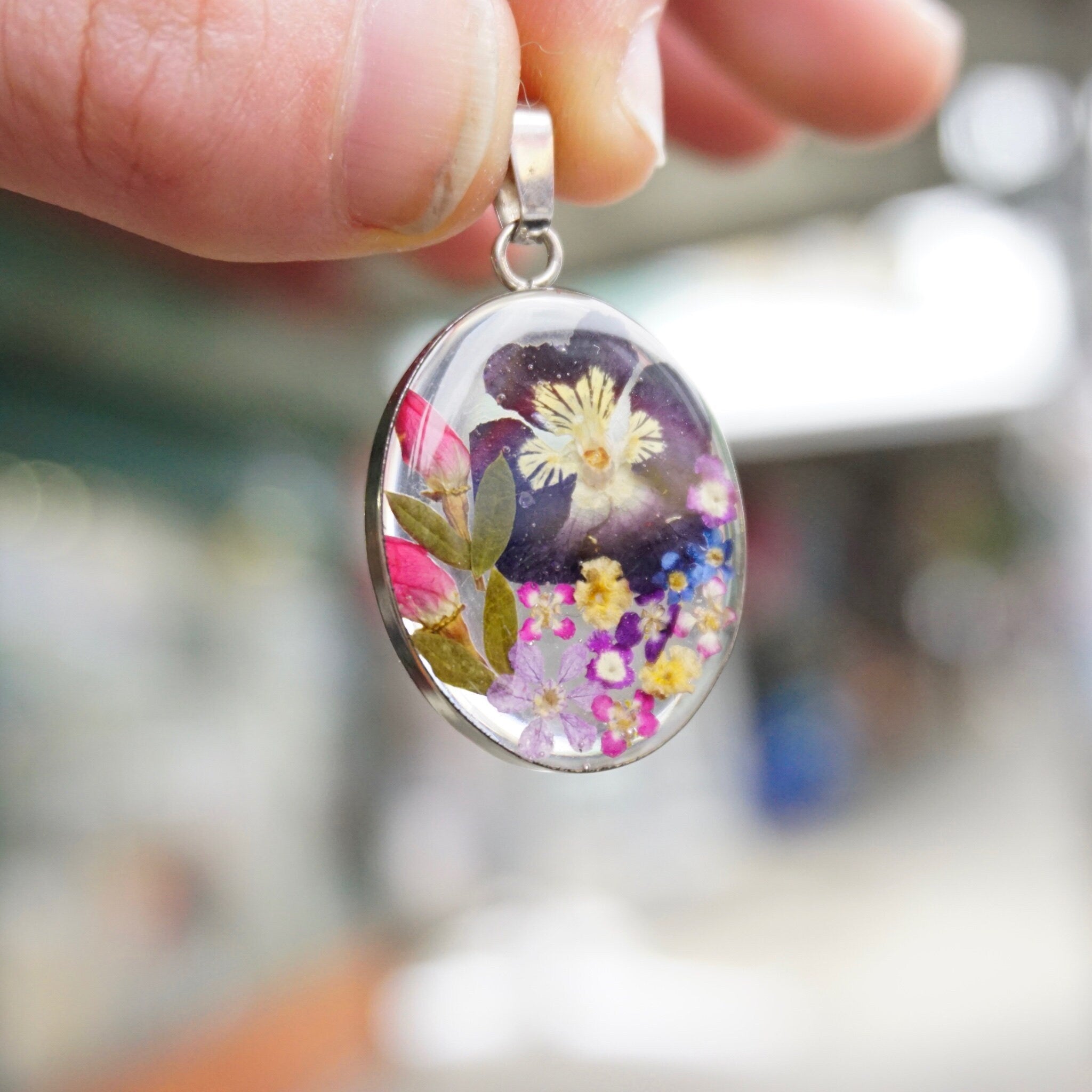 Vintage Dried Flower Resin Sterling Silver Pendant, ATI 925 Mexico Oval Pendant, Pressed Purple Flower Pendant Set In Silver, 925 Jewelry