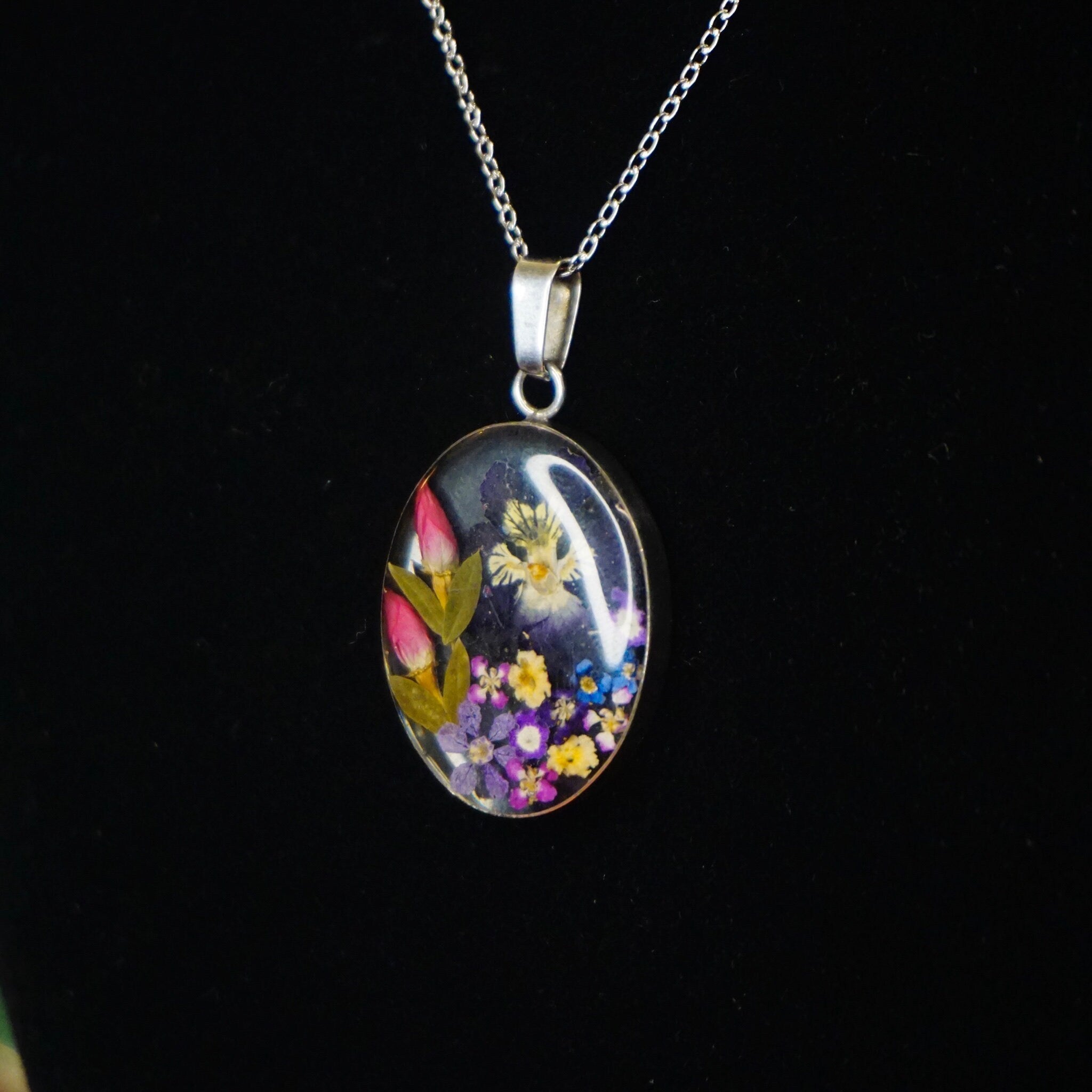 Vintage Dried Flower Resin Sterling Silver Pendant, ATI 925 Mexico Oval Pendant, Pressed Purple Flower Pendant Set In Silver, 925 Jewelry