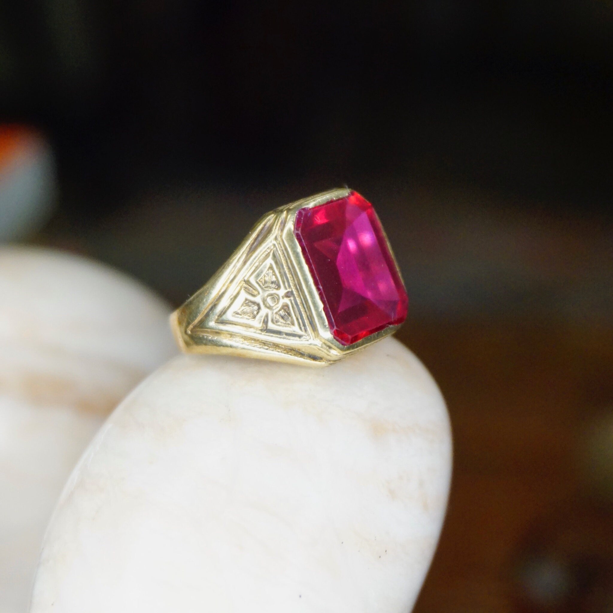 Vintage 14K Gold Ruby Glass Ring, Men's Yellow Gold Estate Ring With Synthetic Ruby Stone, Etched 14K Gold Ring, Statement Ring, Size 8 US