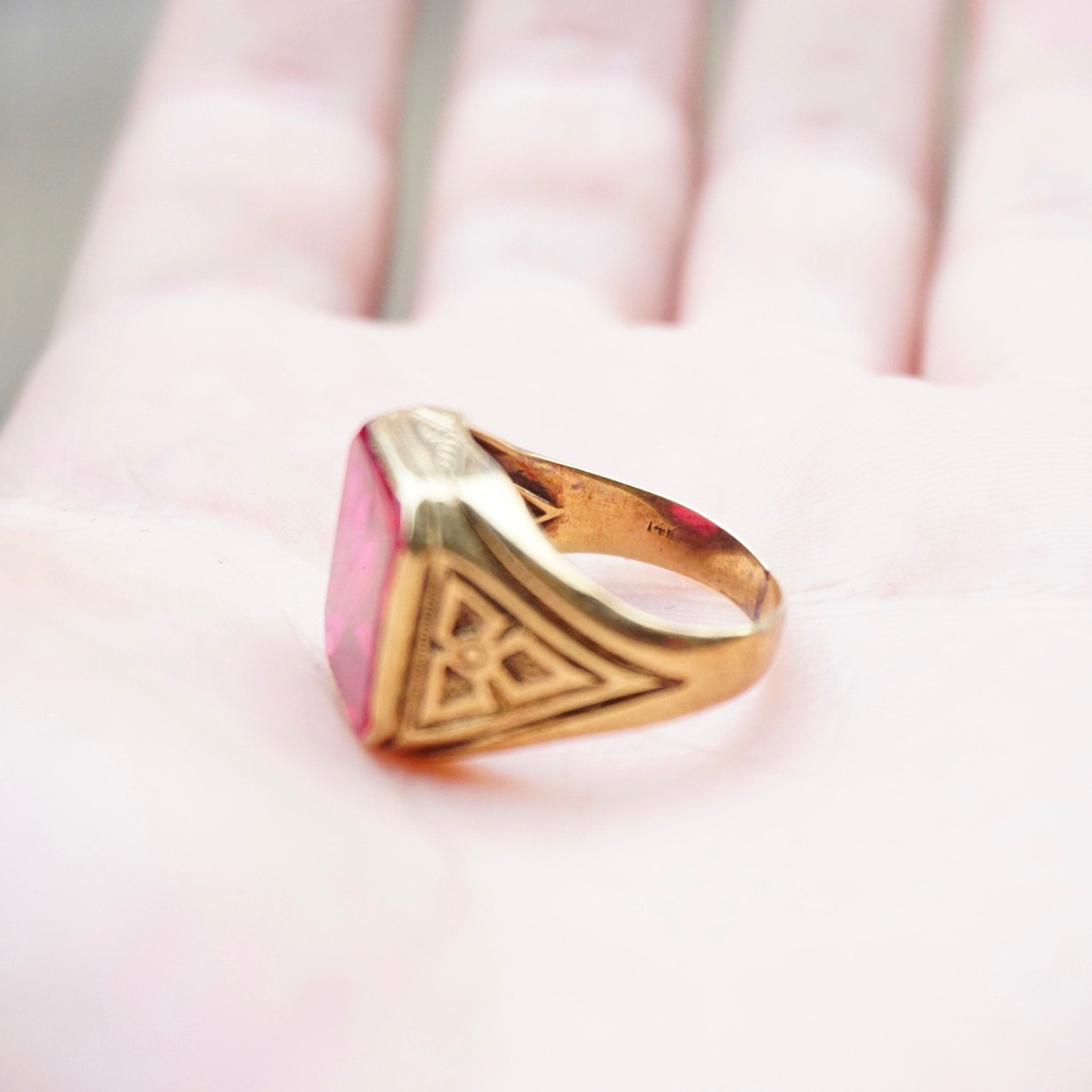 Vintage 14K Gold Ruby Glass Ring, Men's Yellow Gold Estate Ring With Synthetic Ruby Stone, Etched 14K Gold Ring, Statement Ring, Size 8 US