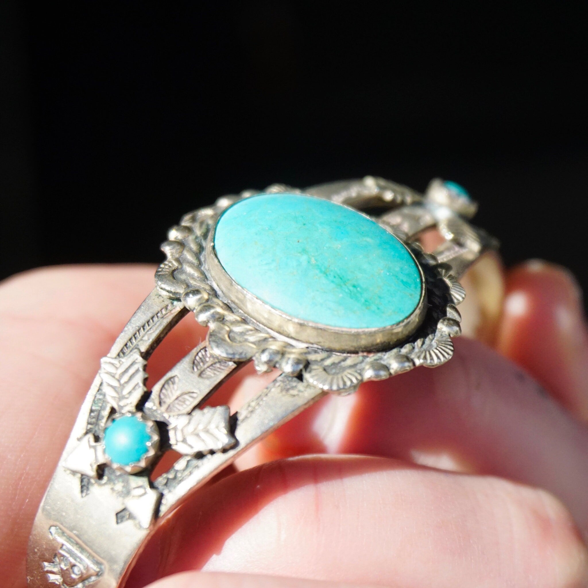 Vintage Native American Turquoise Cuff Bracelet, Beautiful Hammered Silver Cuff With Large Turquoise Stone, Arrow Design, Old Pawn Jewelry