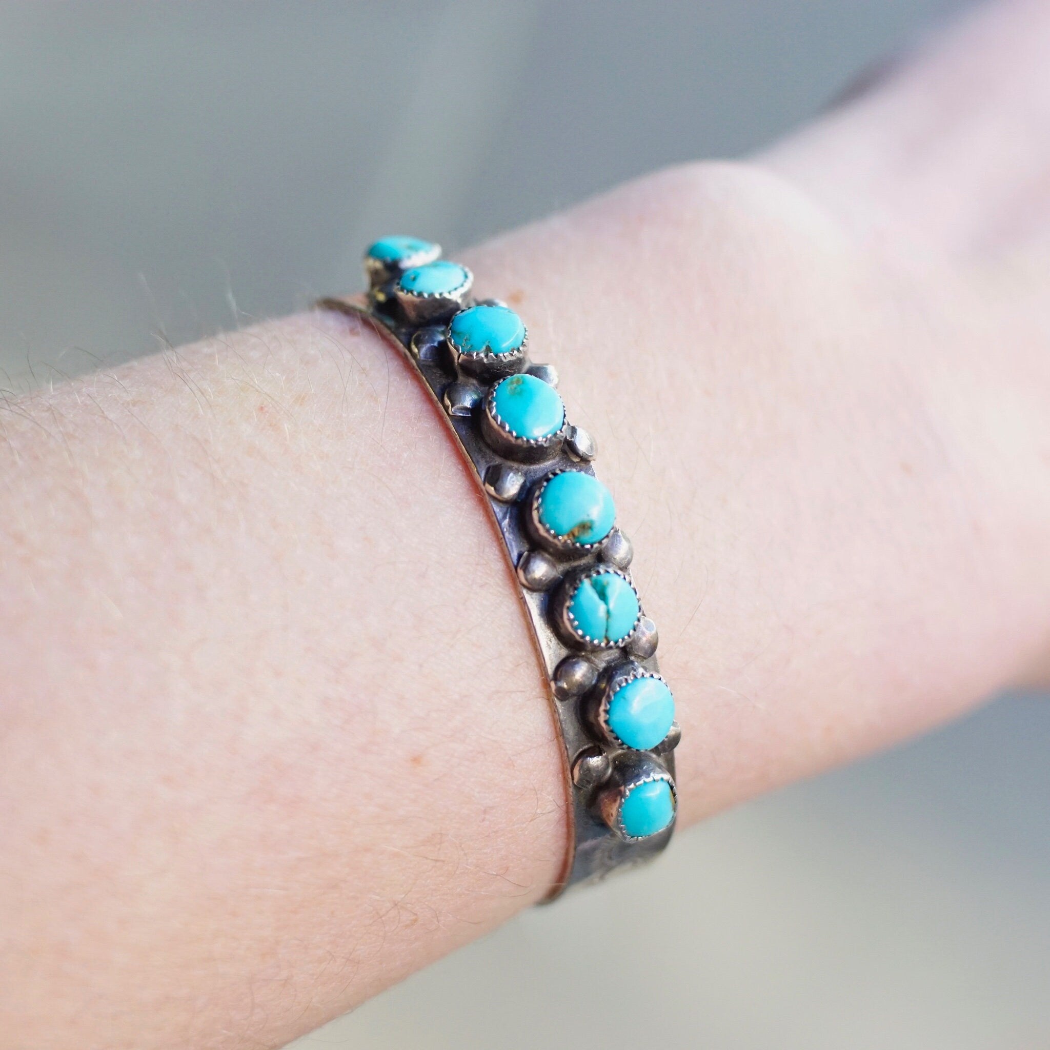 Vintage Zuni Snake Eye Turquoise Cuff Bracelet, Petite Silver Cuff With Single Row Of Turquoise Stones, Native American Old Pawn Jewelry