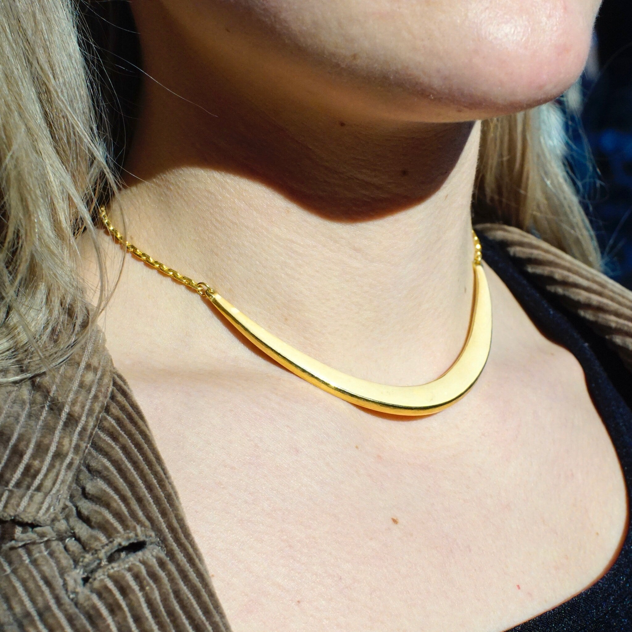 Vintage Gold Tone & White Enamel Curved Bar Collar Necklace, Unique Crescent Panel Choker, Fun Costume Jewelry, Statement Necklace