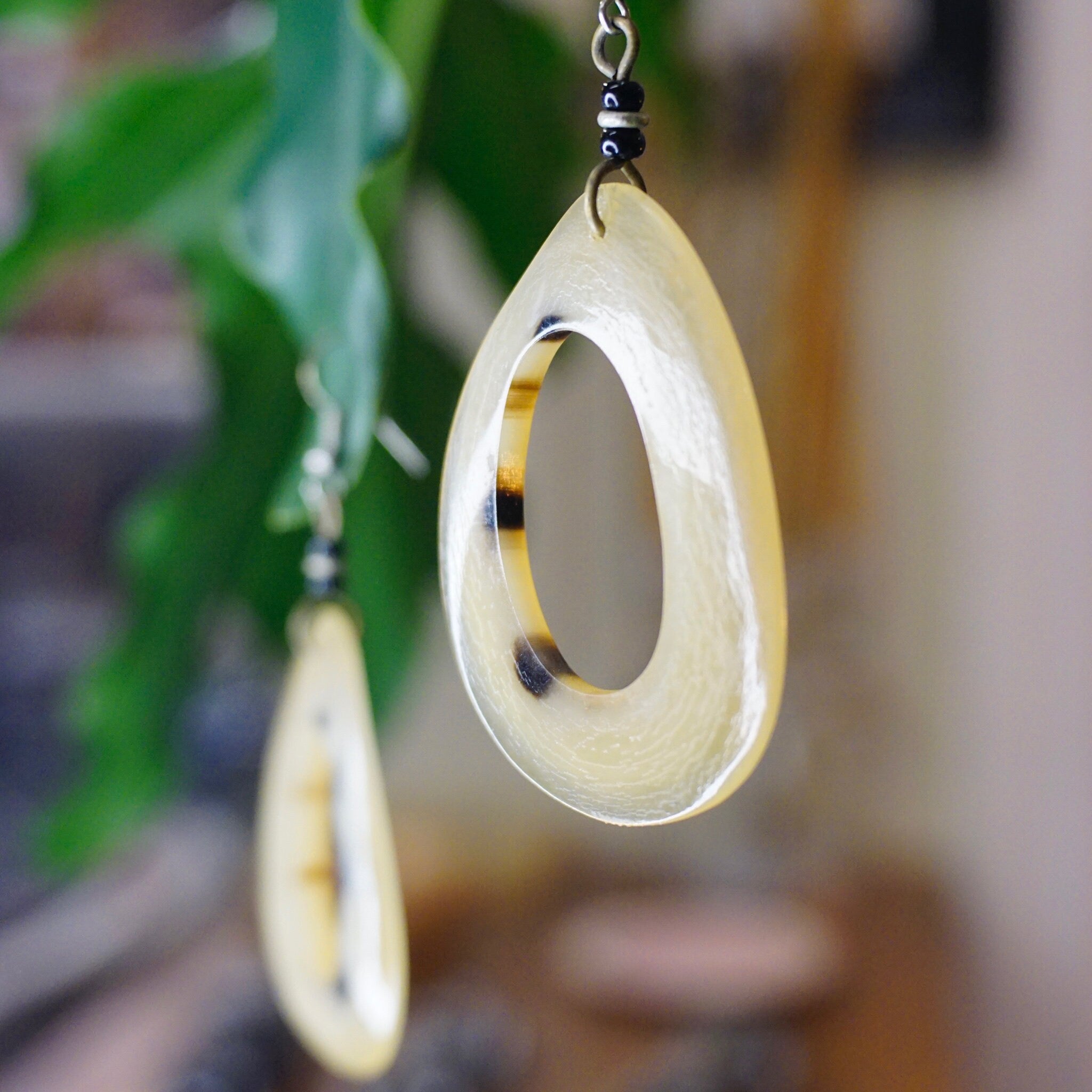 Retro Beige & Brown Cut Out Dangle Earrings, Semi-Transparent Plastic Calico Slice Fish Hook Earrings, Boho Earrings, Statement Accessory