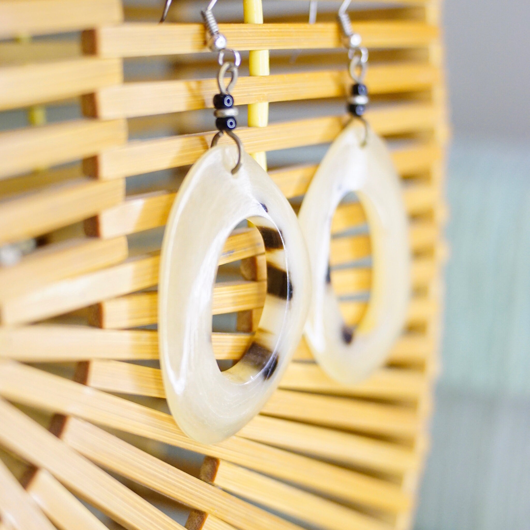 Retro Beige & Brown Cut Out Dangle Earrings, Semi-Transparent Plastic Calico Slice Fish Hook Earrings, Boho Earrings, Statement Accessory