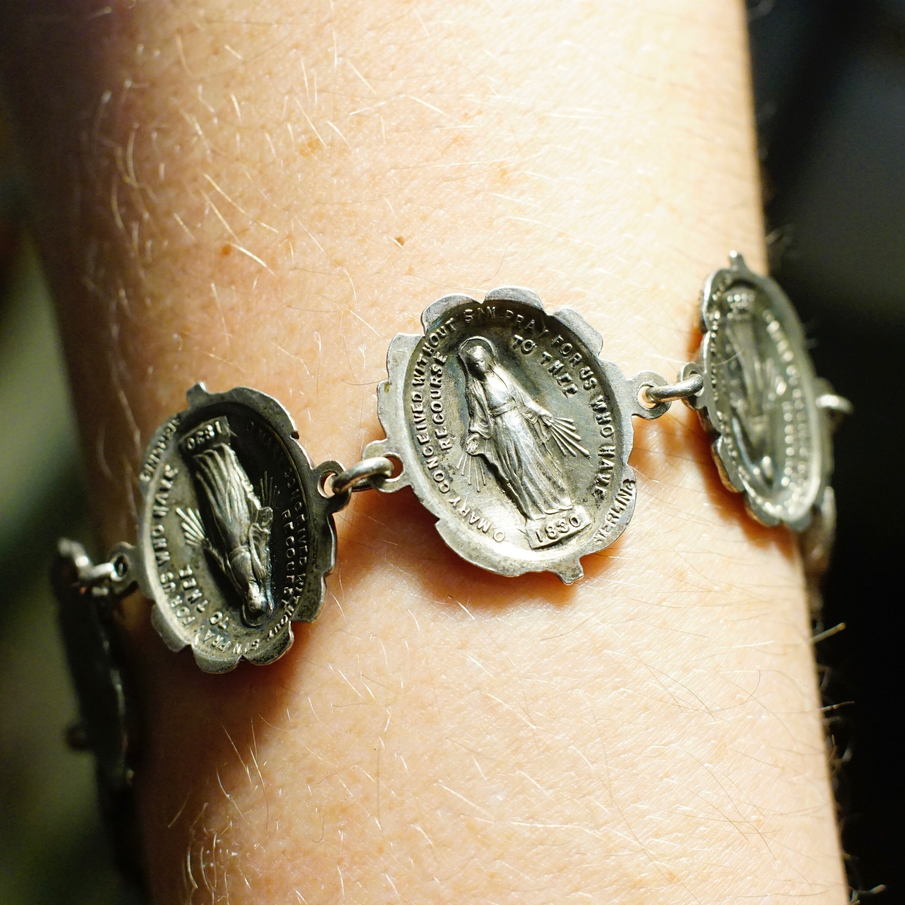 Vintage HMH Sterling Silver Rosebud & Mother Mary Reversible Bracelet, Patron Saint Virgin Mary Rose Link Bracelet, Religious Jewelry, 925