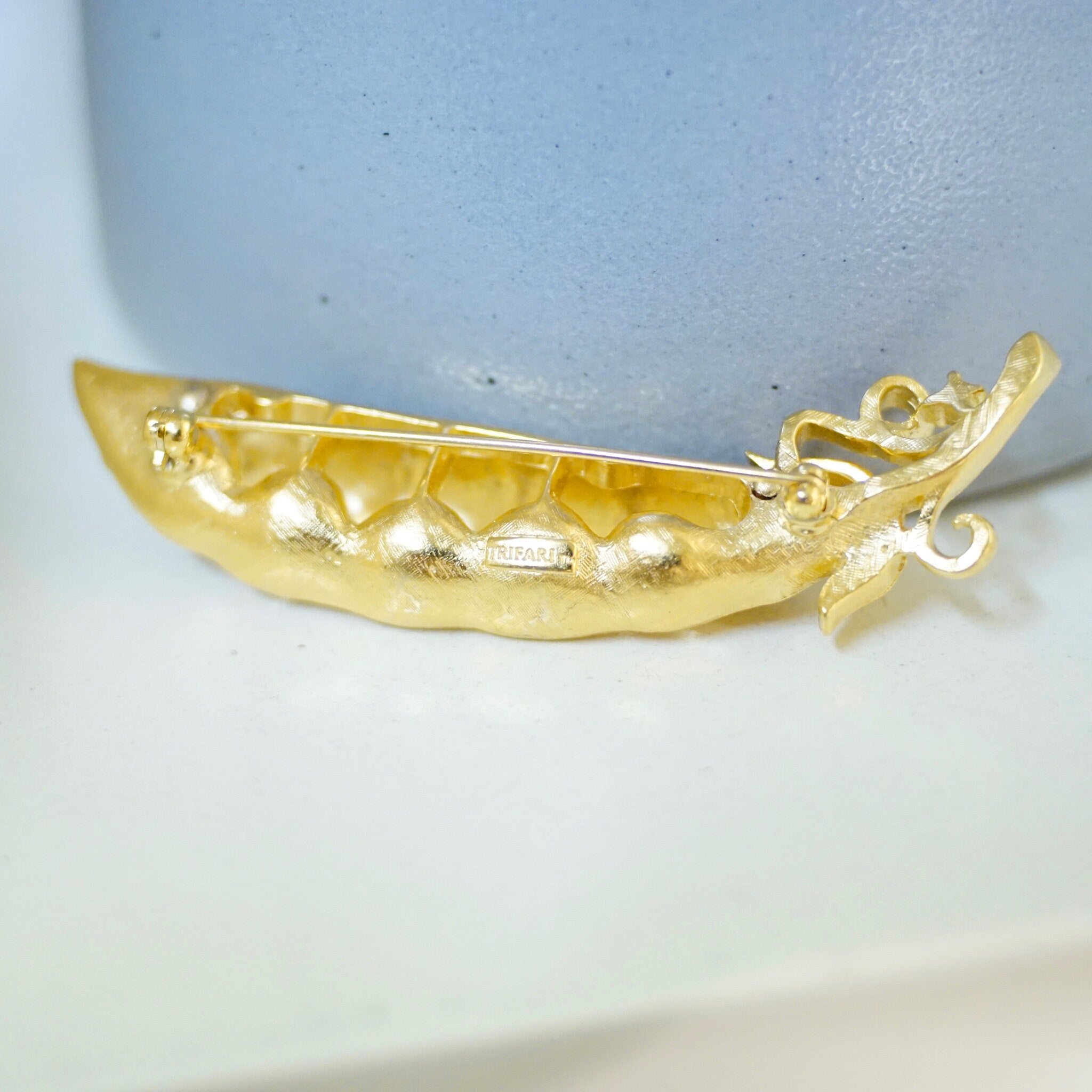 Vintage Trifari Gold Tone Faux Pearl Pea Pod Brooch, Signed Trifari Brooch, Whimsical Textured Gold Pea Pod Pin With Large White Pearls