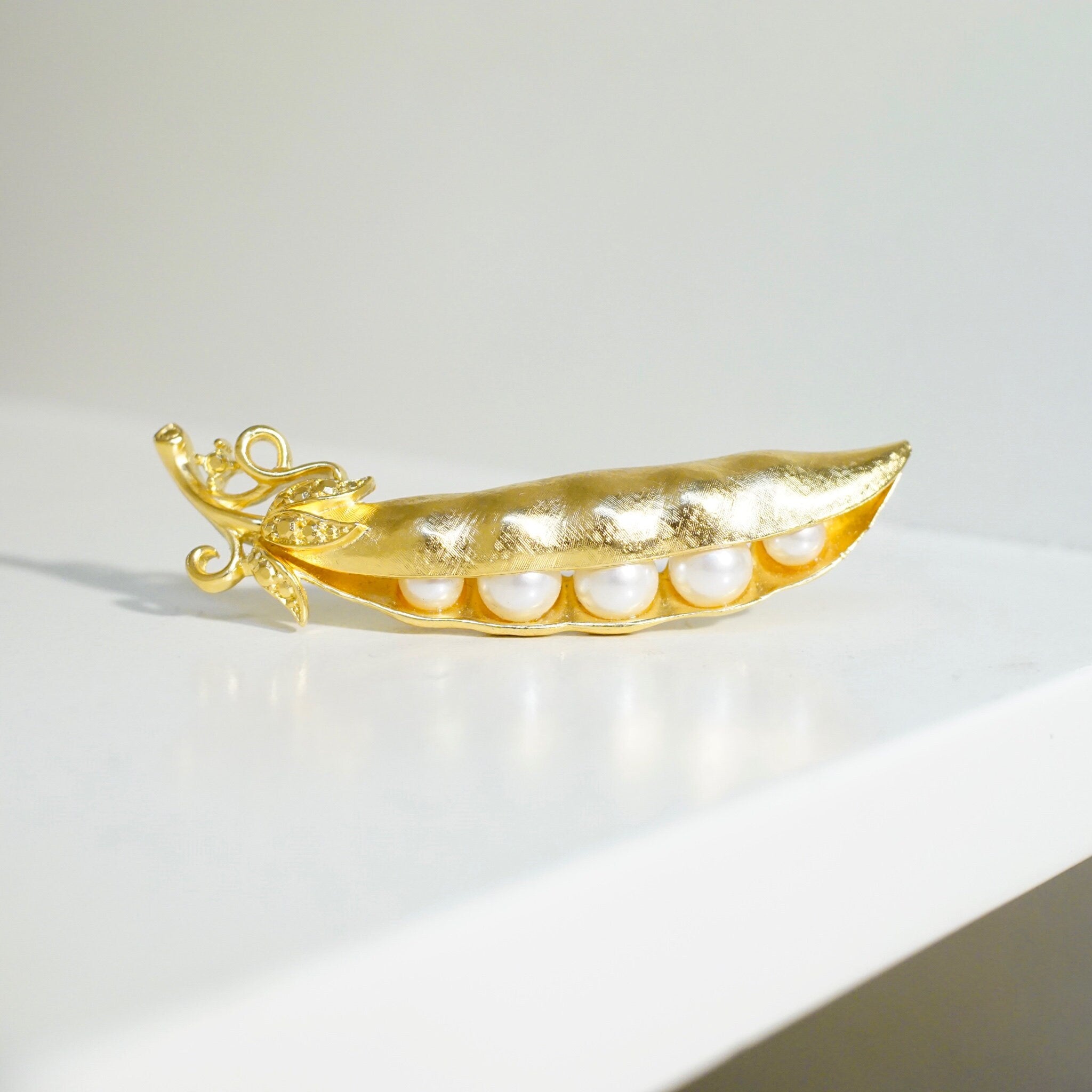 Vintage Trifari Gold Tone Faux Pearl Pea Pod Brooch, Signed Trifari Brooch, Whimsical Textured Gold Pea Pod Pin With Large White Pearls