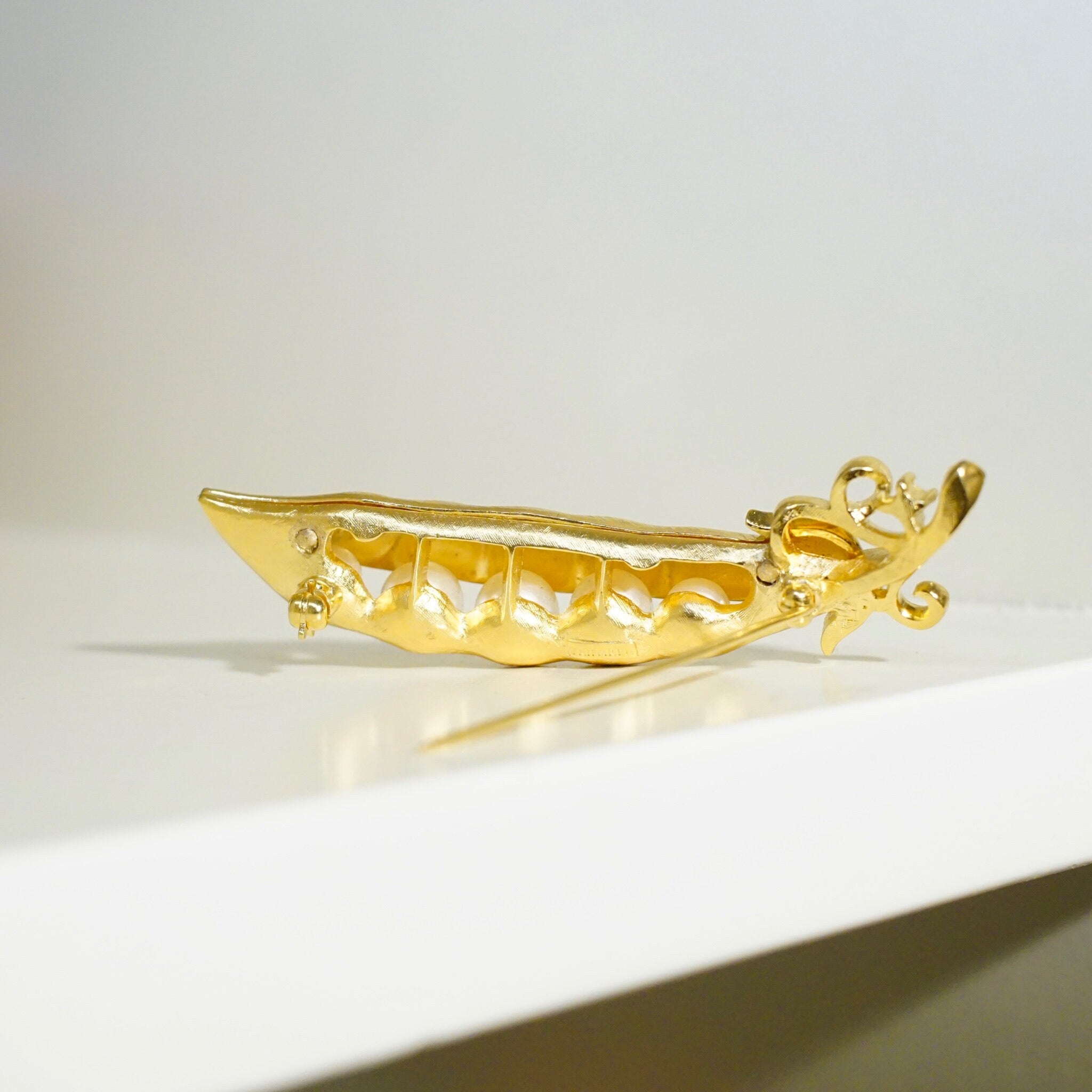 Vintage Trifari Gold Tone Faux Pearl Pea Pod Brooch, Signed Trifari Brooch, Whimsical Textured Gold Pea Pod Pin With Large White Pearls